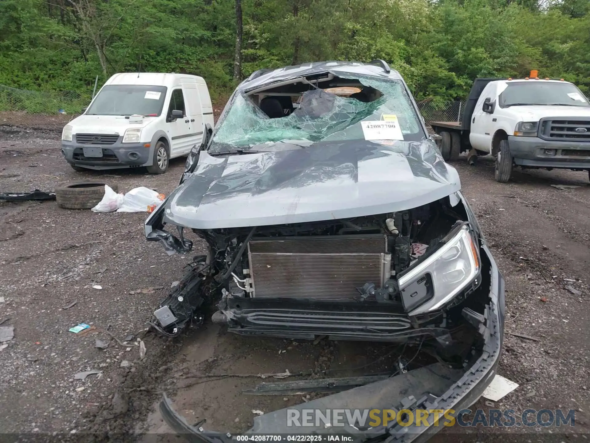 6 Photograph of a damaged car 1V2WR2CA2RC536071 VOLKSWAGEN ATLAS 2024