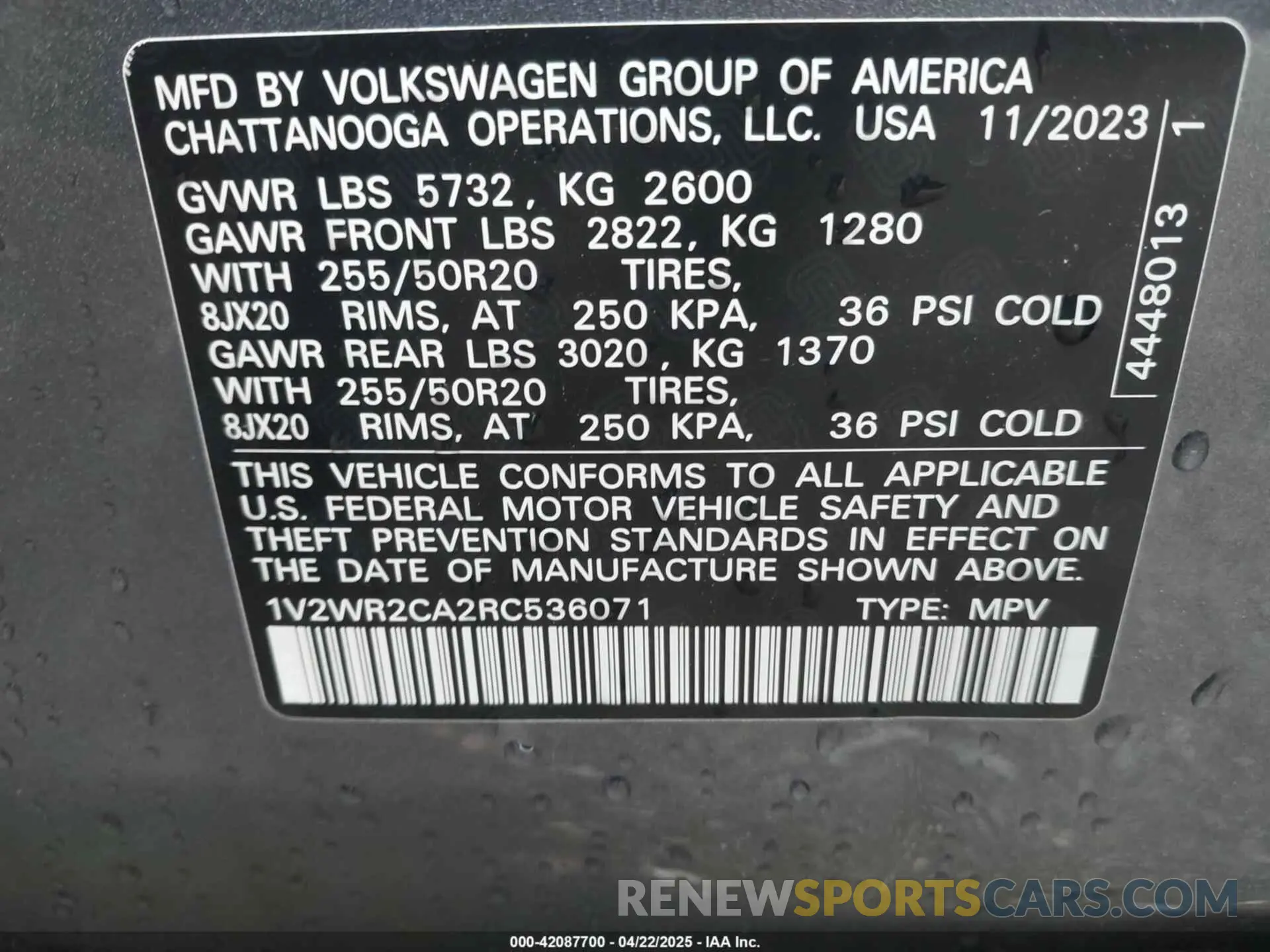 9 Photograph of a damaged car 1V2WR2CA2RC536071 VOLKSWAGEN ATLAS 2024
