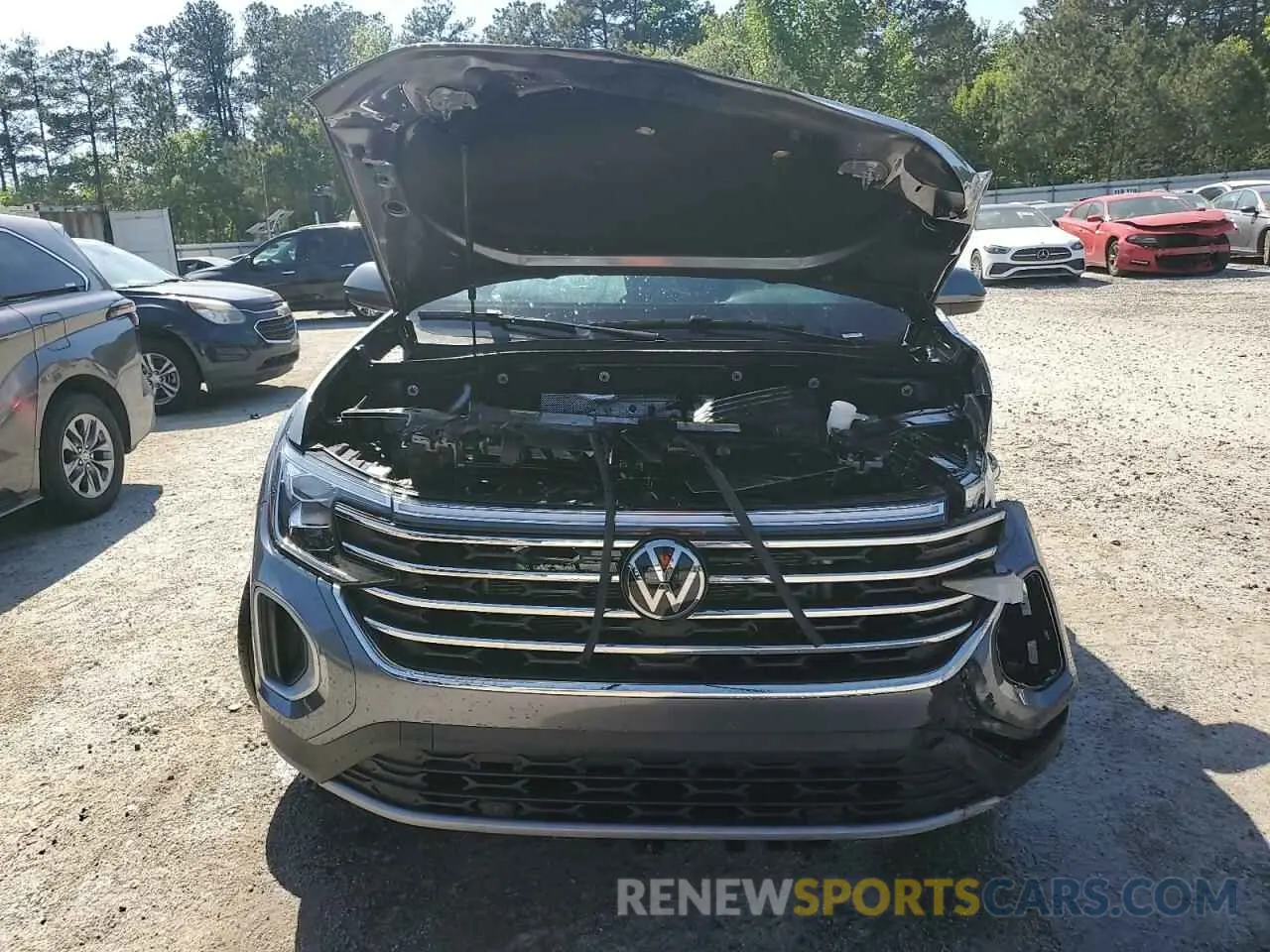 5 Photograph of a damaged car 1V2WR2CA3RC536421 VOLKSWAGEN ATLAS 2024