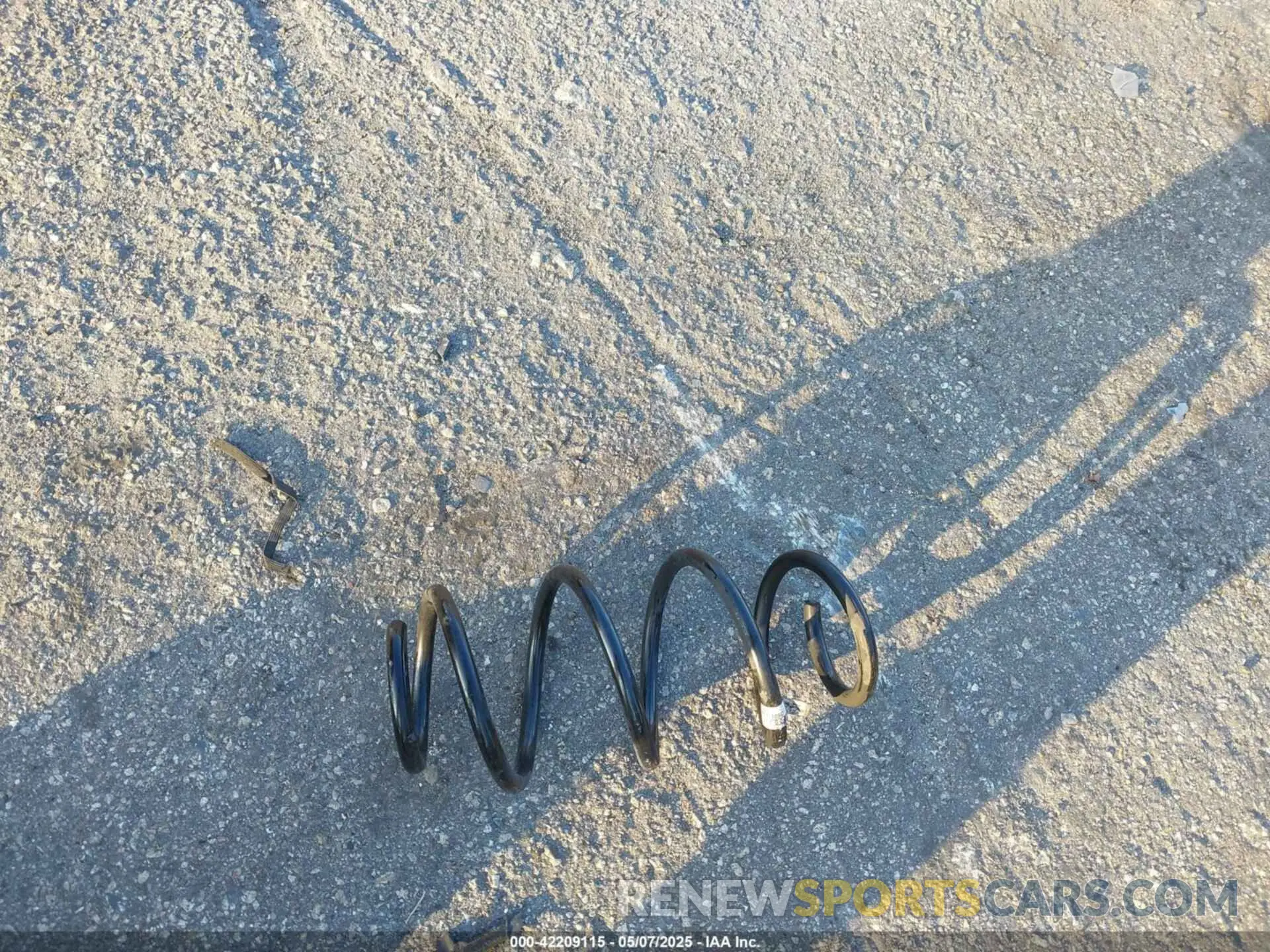 12 Photograph of a damaged car 1V2WR2CA3RC538136 VOLKSWAGEN ATLAS 2024