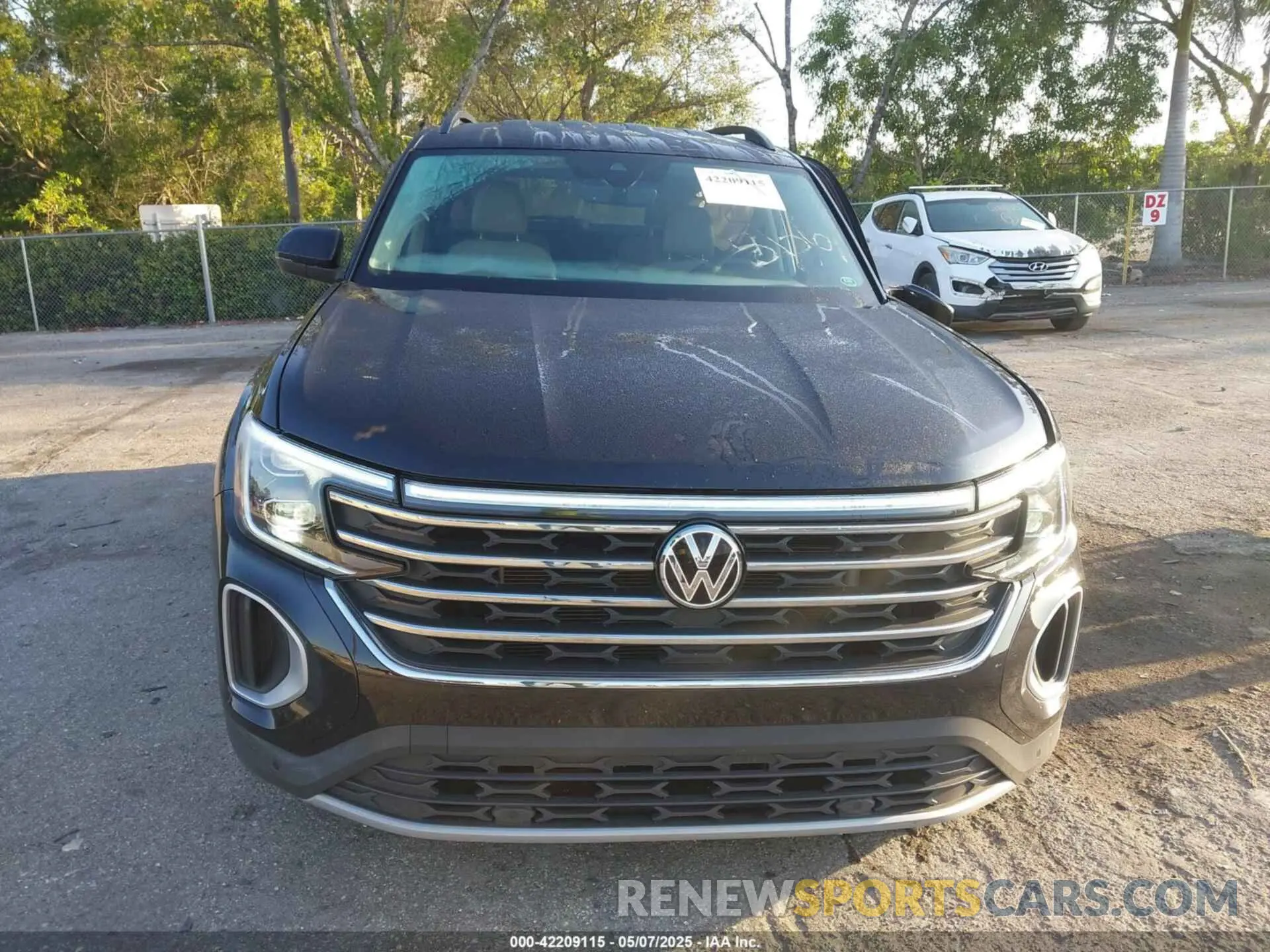 13 Photograph of a damaged car 1V2WR2CA3RC538136 VOLKSWAGEN ATLAS 2024