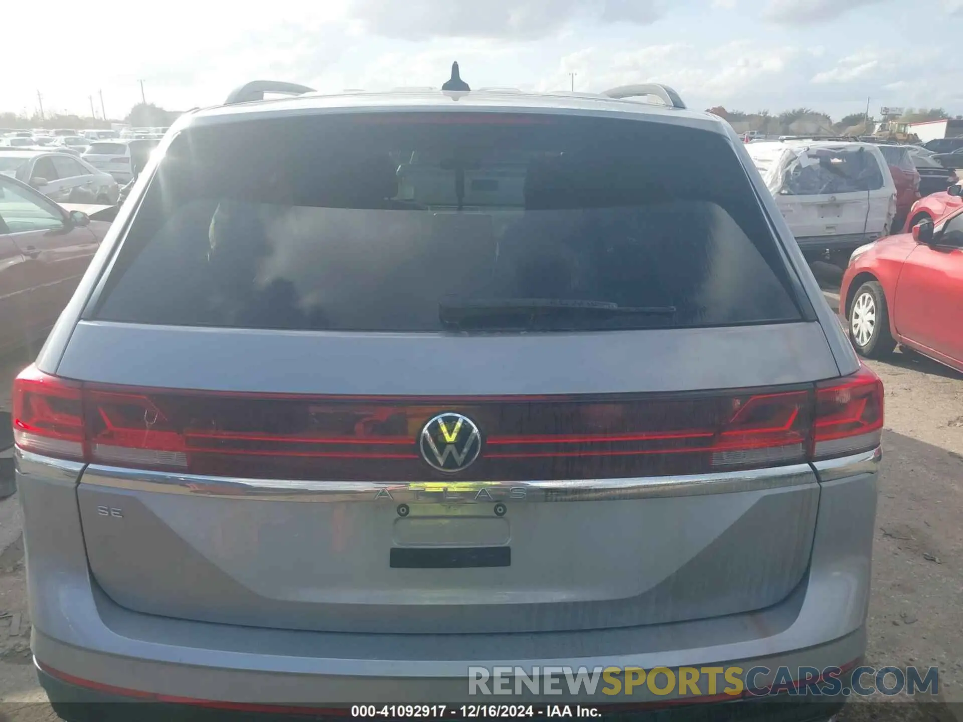 16 Photograph of a damaged car 1V2WR2CA5RC523976 VOLKSWAGEN ATLAS 2024