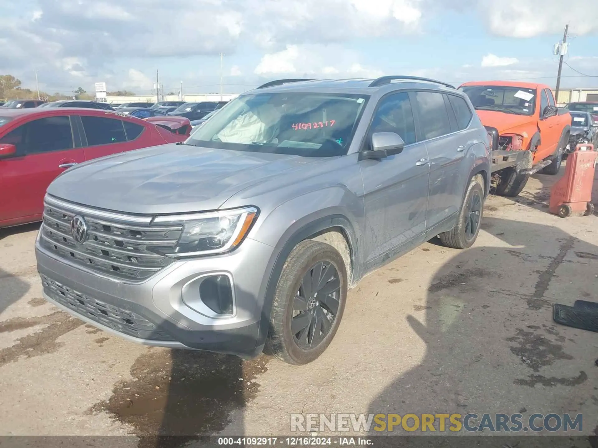 2 Photograph of a damaged car 1V2WR2CA5RC523976 VOLKSWAGEN ATLAS 2024