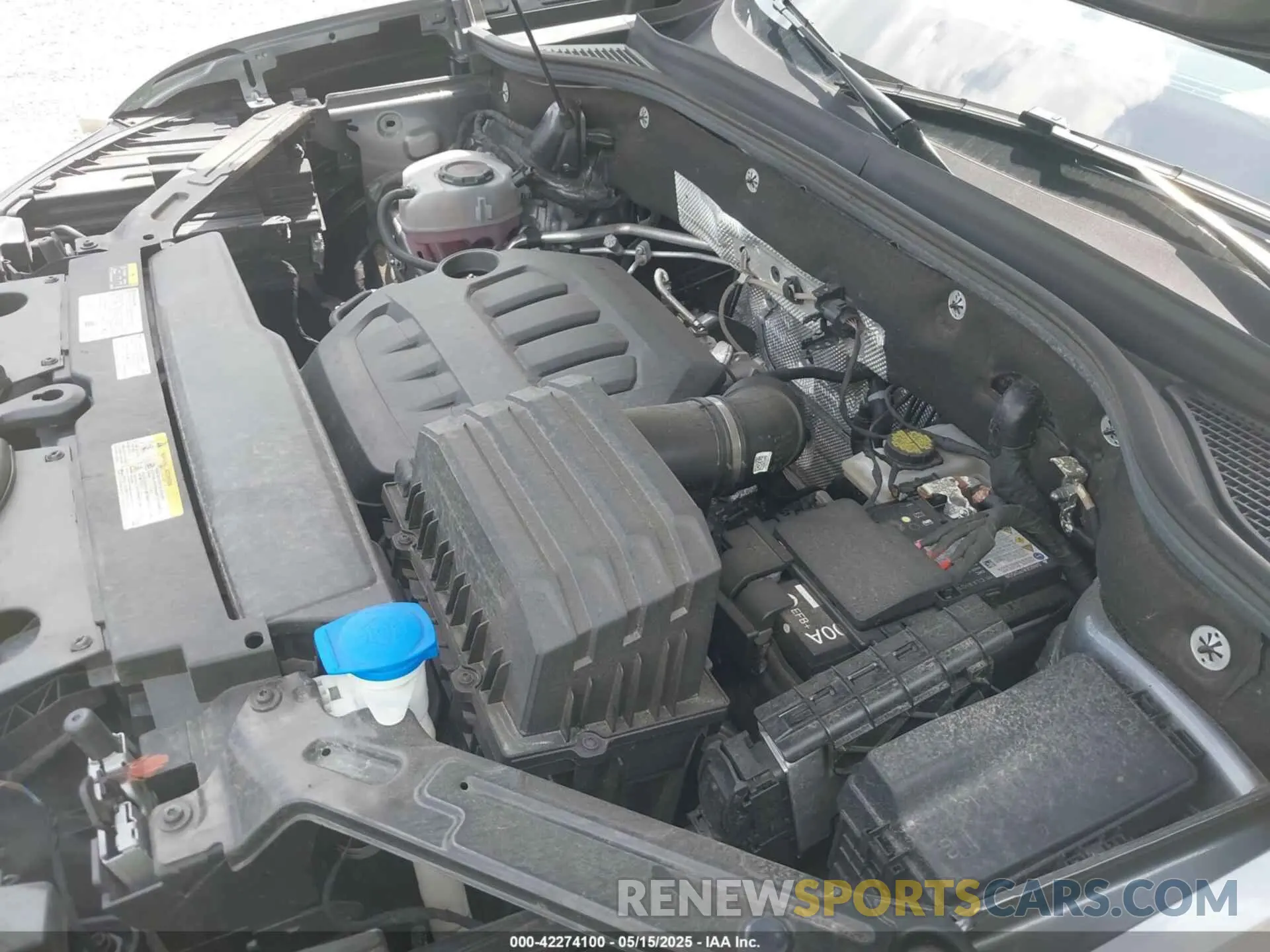 10 Photograph of a damaged car 1V2WR2CA5RC566276 VOLKSWAGEN ATLAS 2024