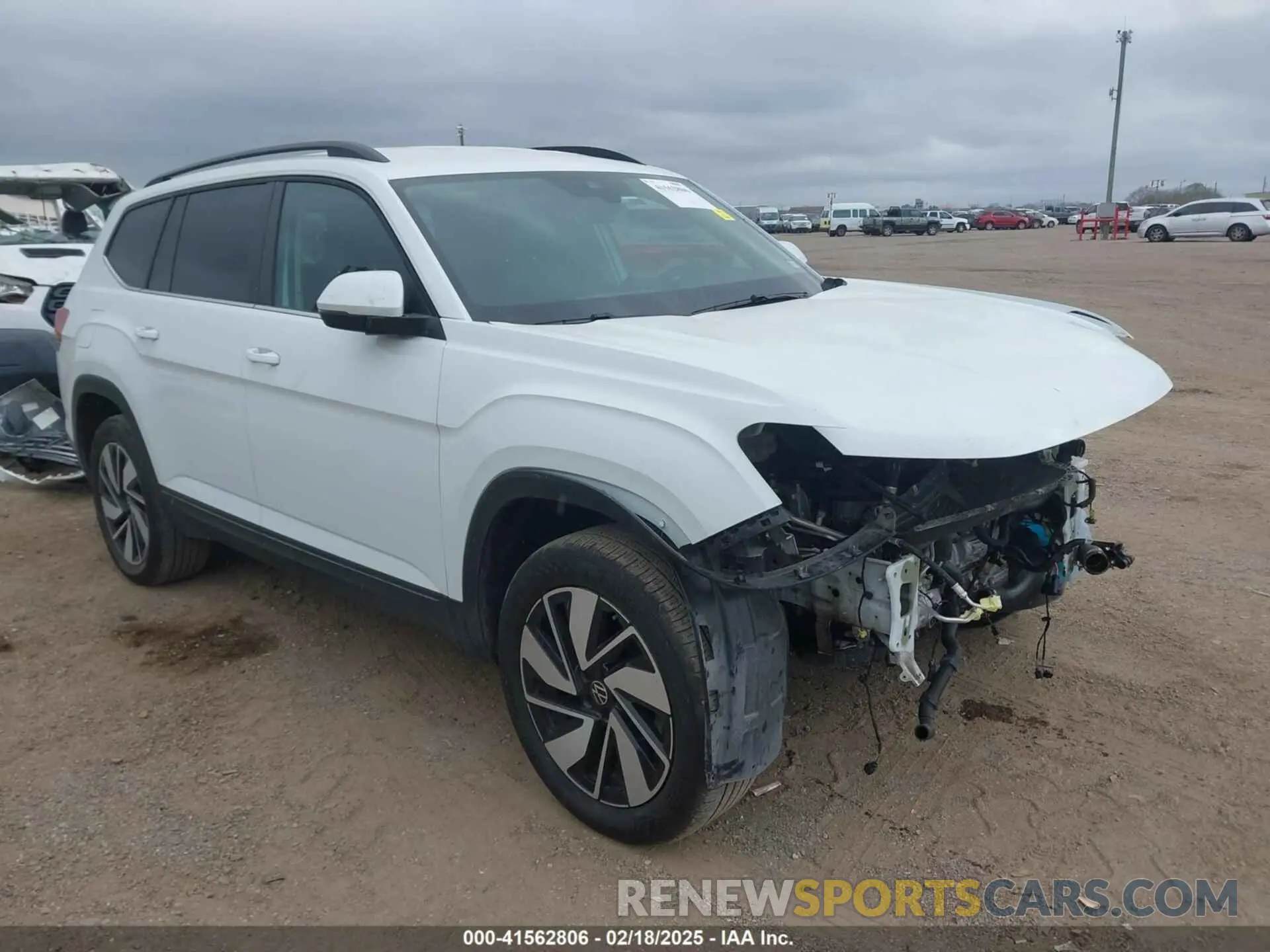 1 Photograph of a damaged car 1V2WR2CA6RC536364 VOLKSWAGEN ATLAS 2024