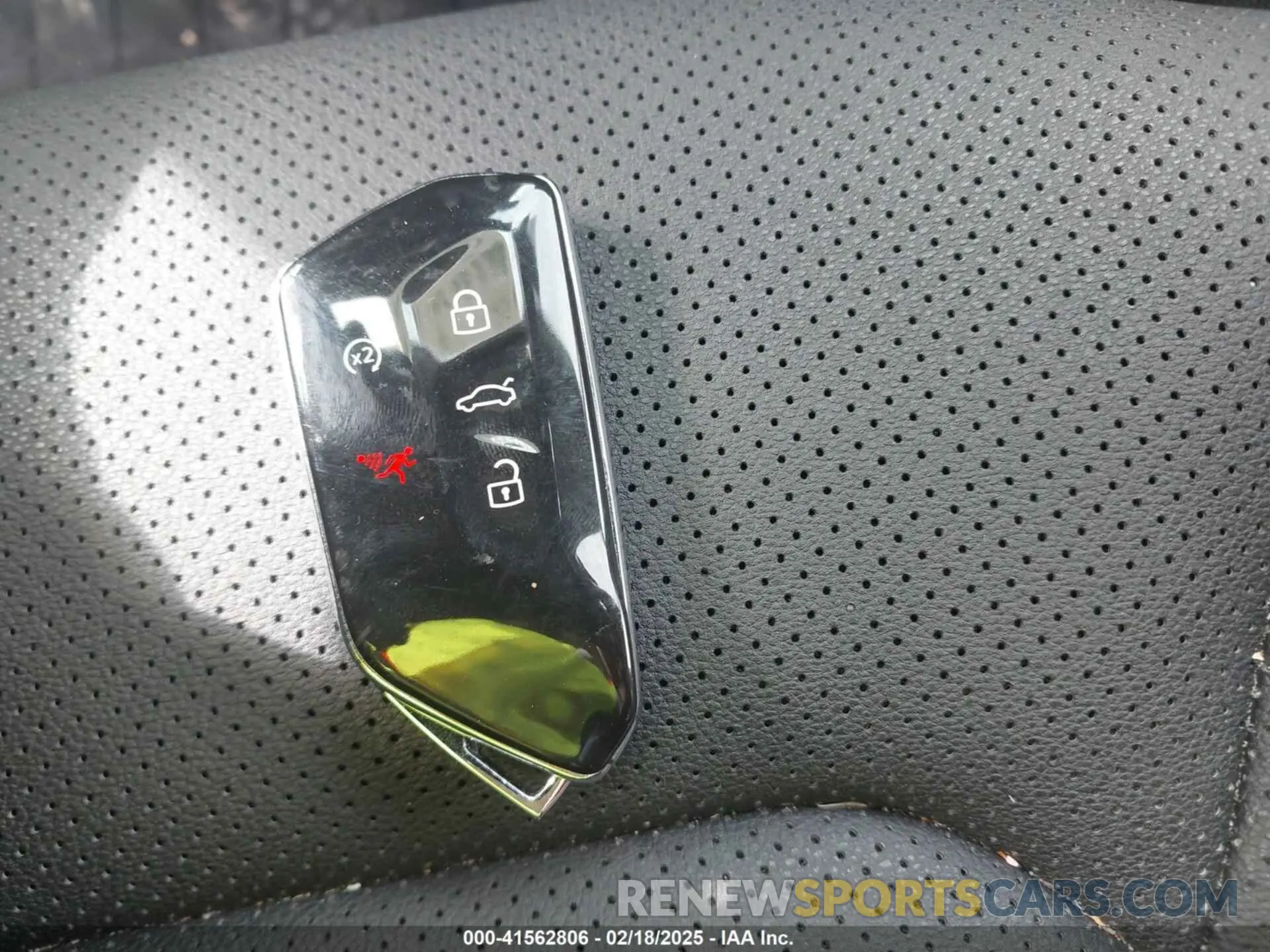 11 Photograph of a damaged car 1V2WR2CA6RC536364 VOLKSWAGEN ATLAS 2024