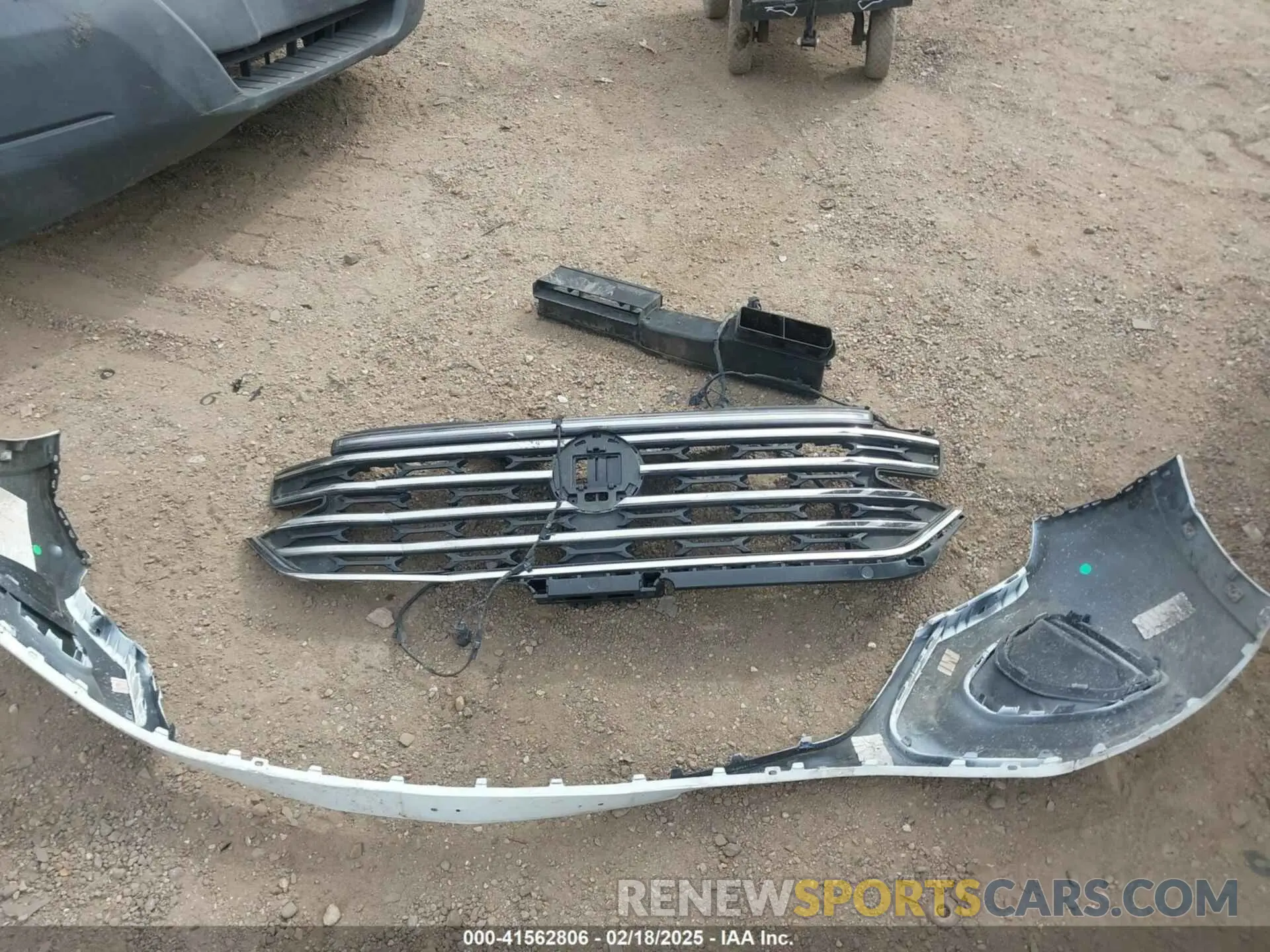 12 Photograph of a damaged car 1V2WR2CA6RC536364 VOLKSWAGEN ATLAS 2024