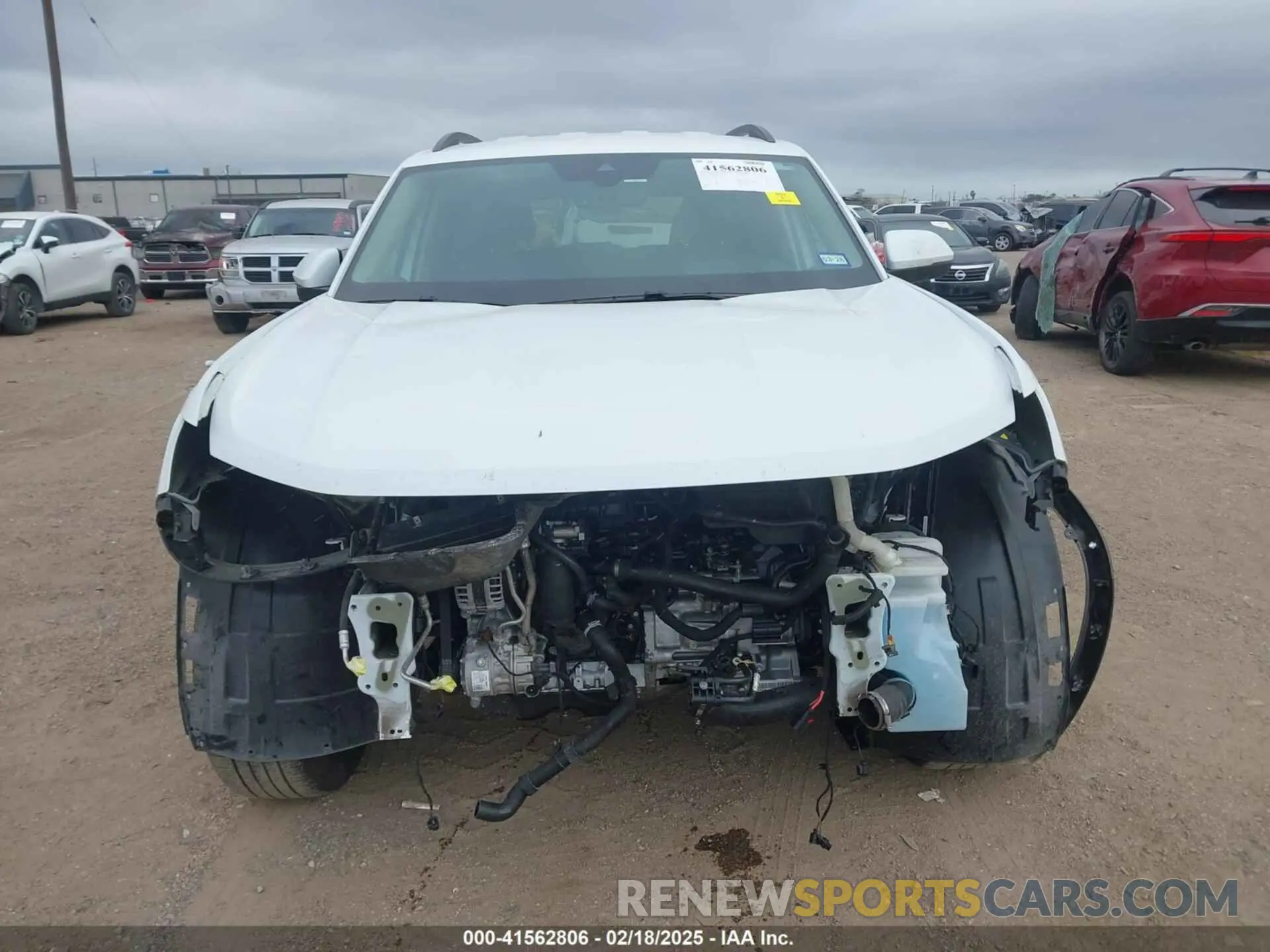 13 Photograph of a damaged car 1V2WR2CA6RC536364 VOLKSWAGEN ATLAS 2024