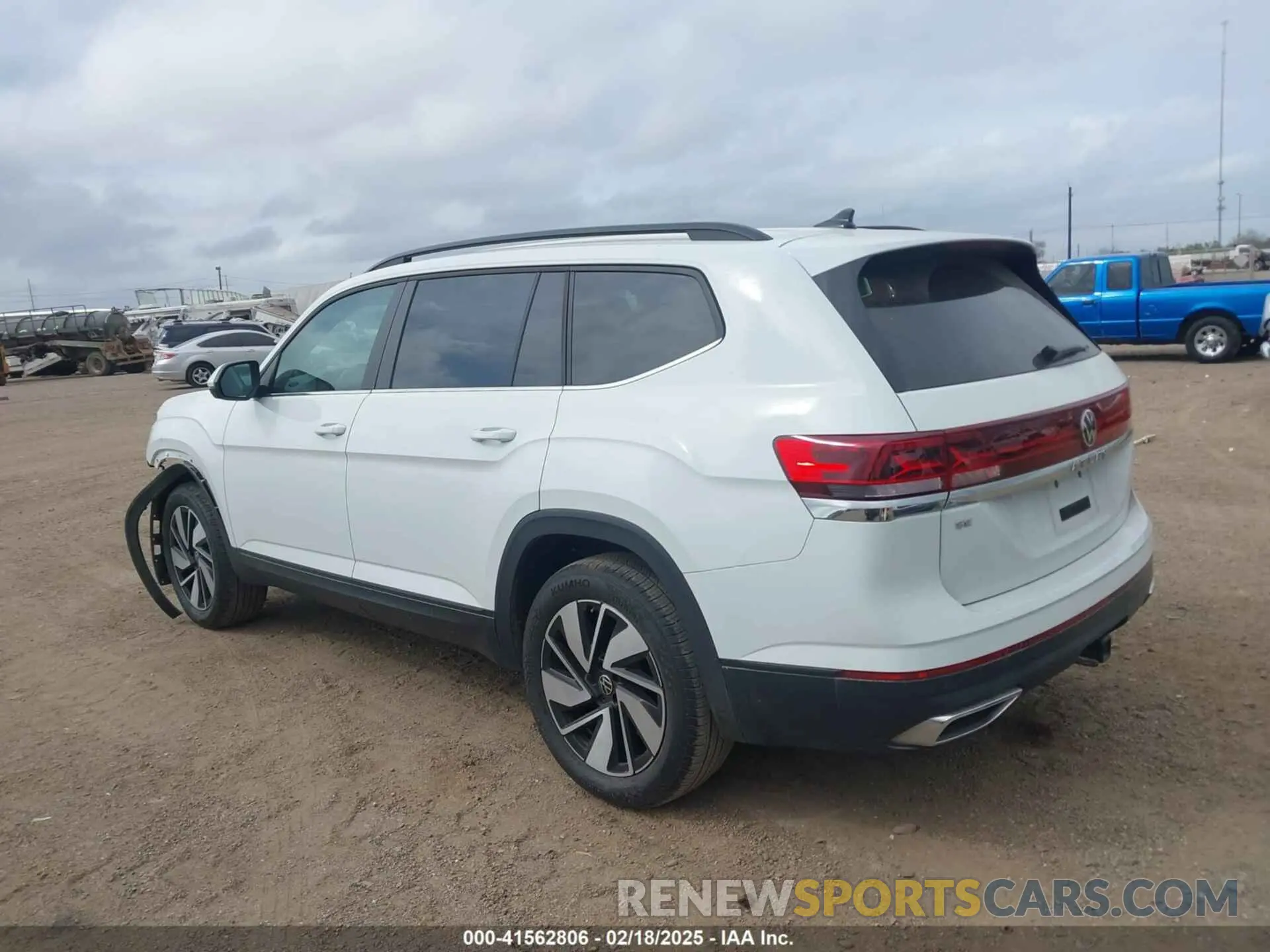 15 Photograph of a damaged car 1V2WR2CA6RC536364 VOLKSWAGEN ATLAS 2024