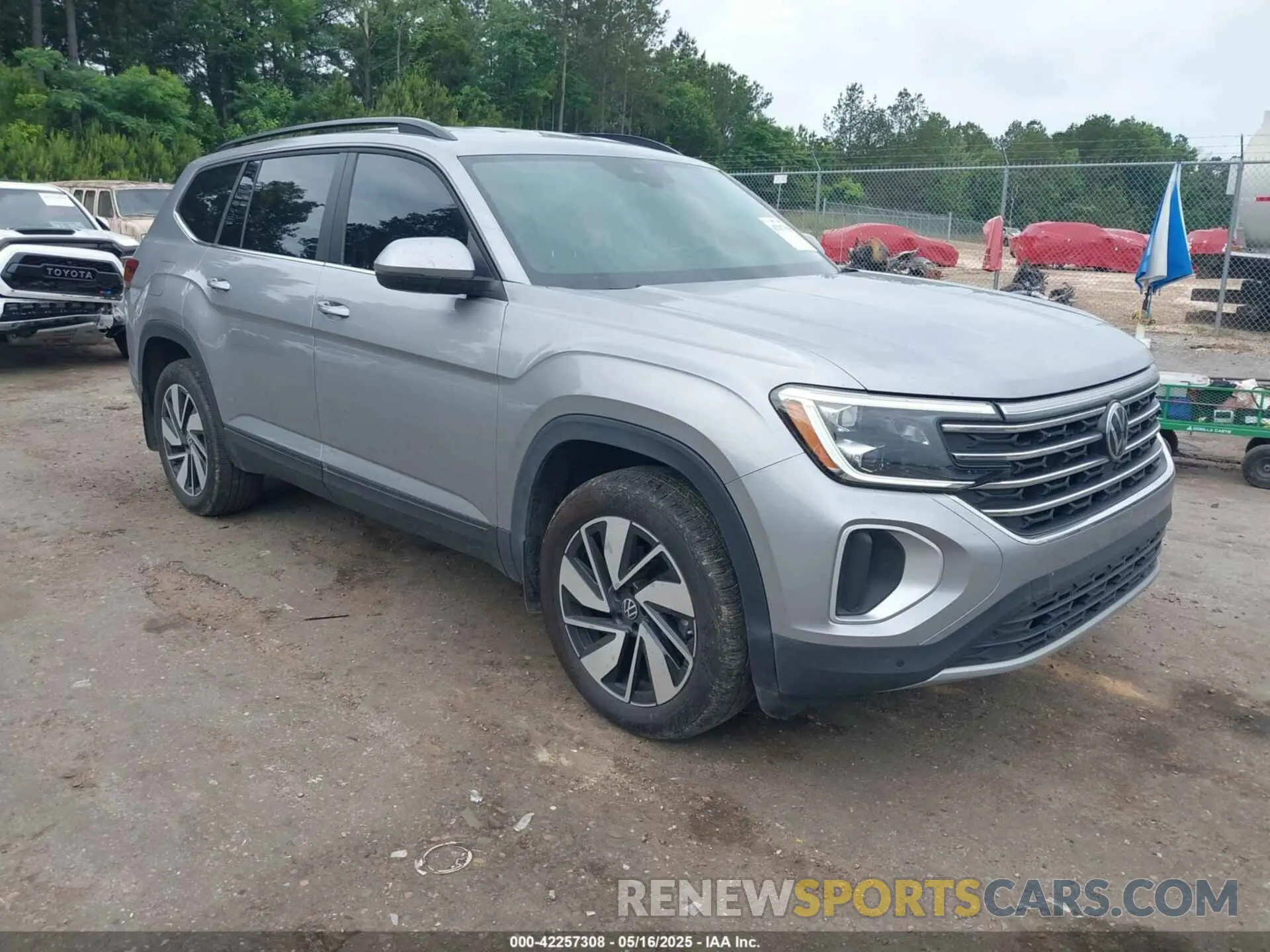 1 Photograph of a damaged car 1V2WR2CA6RC574936 VOLKSWAGEN ATLAS 2024