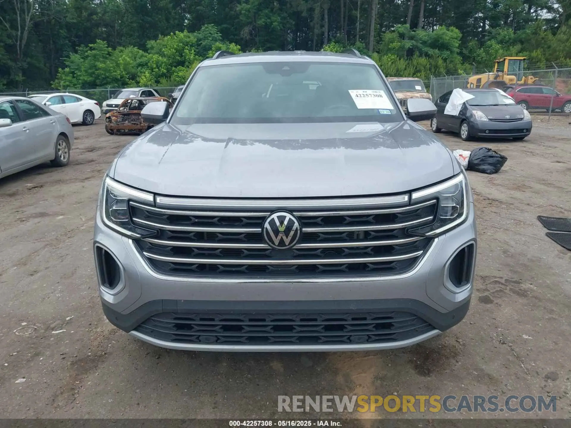 12 Photograph of a damaged car 1V2WR2CA6RC574936 VOLKSWAGEN ATLAS 2024