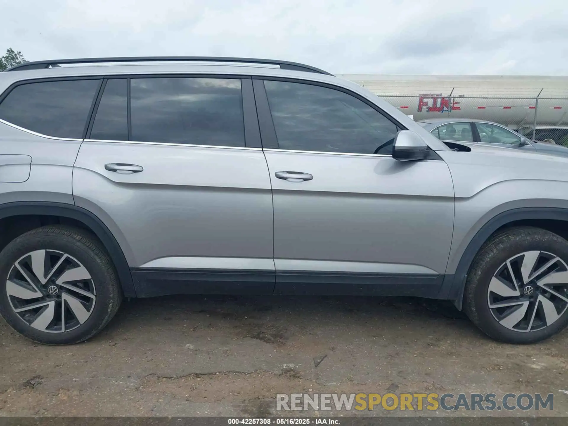13 Photograph of a damaged car 1V2WR2CA6RC574936 VOLKSWAGEN ATLAS 2024