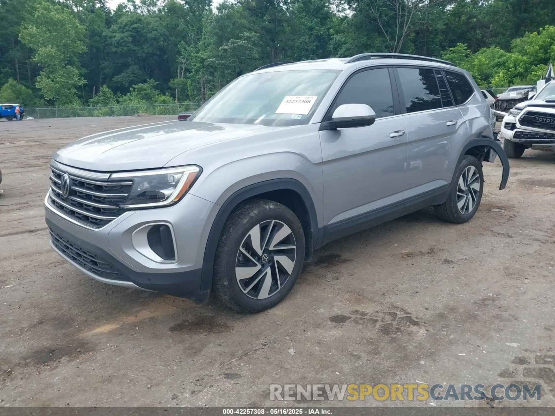 2 Photograph of a damaged car 1V2WR2CA6RC574936 VOLKSWAGEN ATLAS 2024