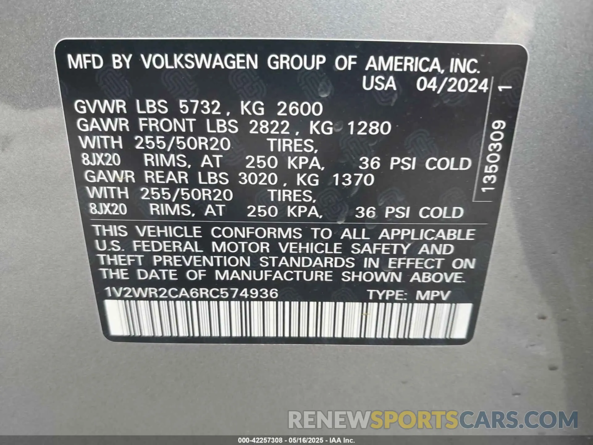 9 Photograph of a damaged car 1V2WR2CA6RC574936 VOLKSWAGEN ATLAS 2024