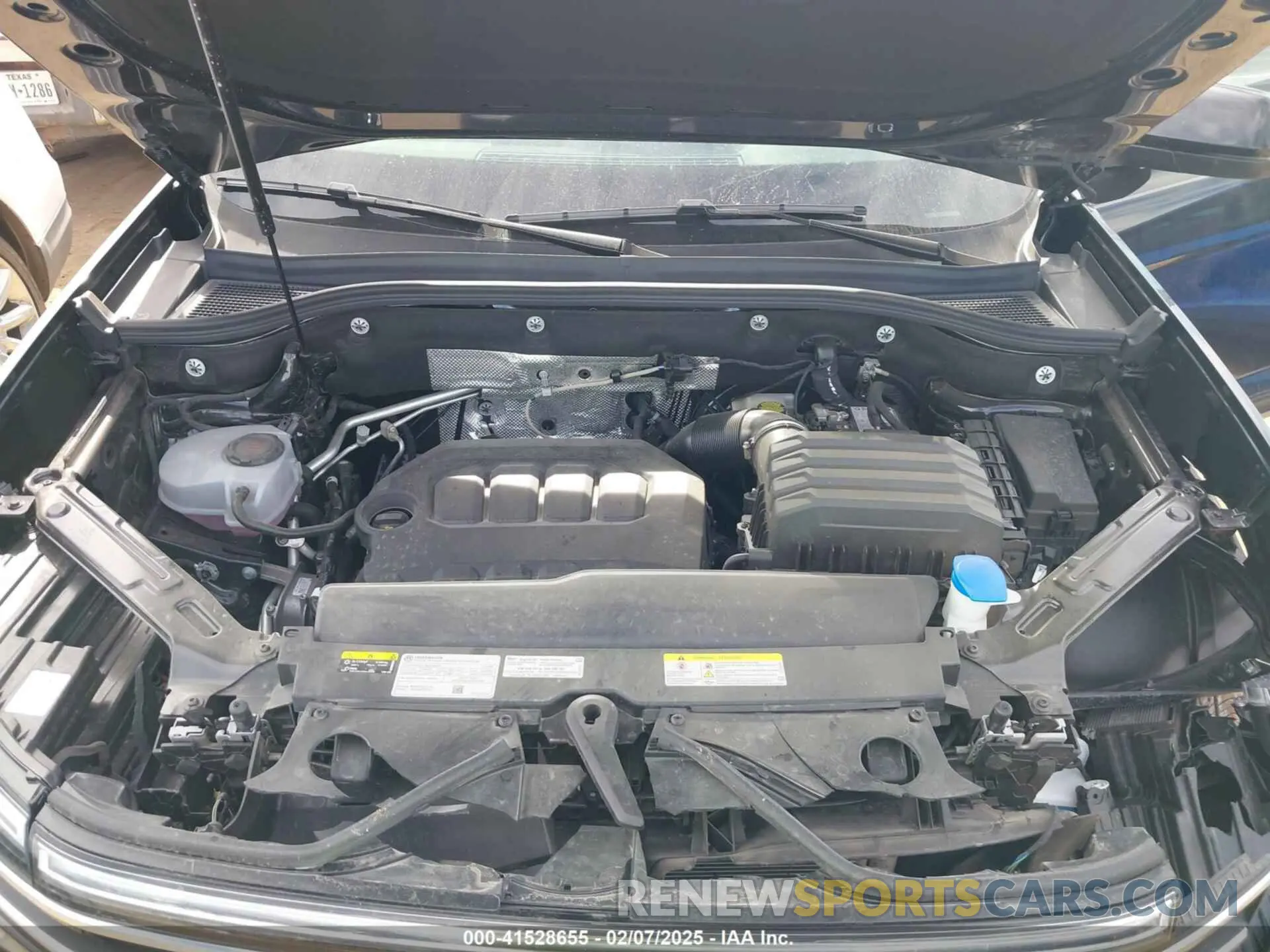 10 Photograph of a damaged car 1V2WR2CA8RC618452 VOLKSWAGEN ATLAS 2024