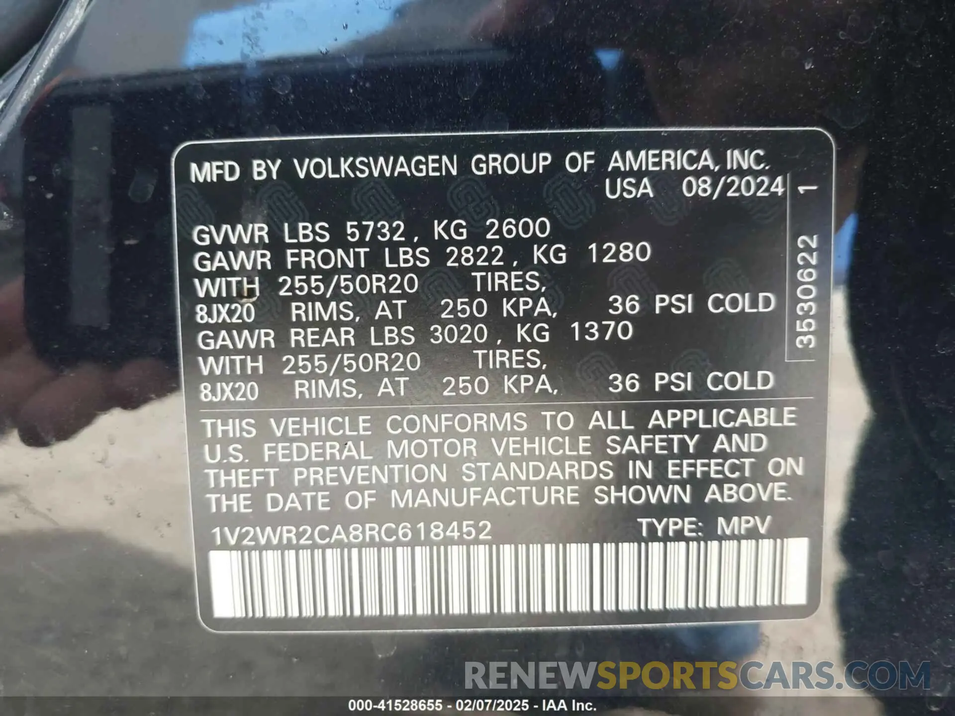 9 Photograph of a damaged car 1V2WR2CA8RC618452 VOLKSWAGEN ATLAS 2024