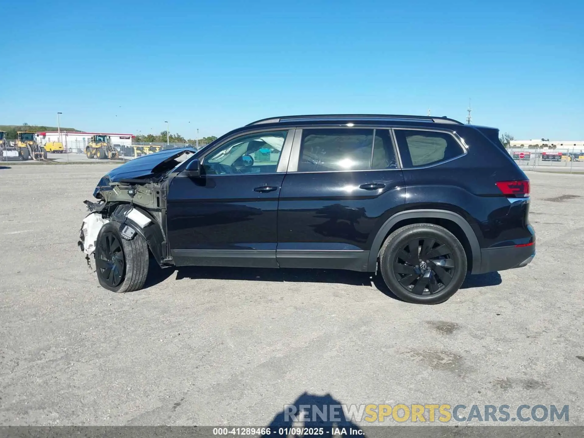15 Photograph of a damaged car 1V2WR2CAXRC522063 VOLKSWAGEN ATLAS 2024