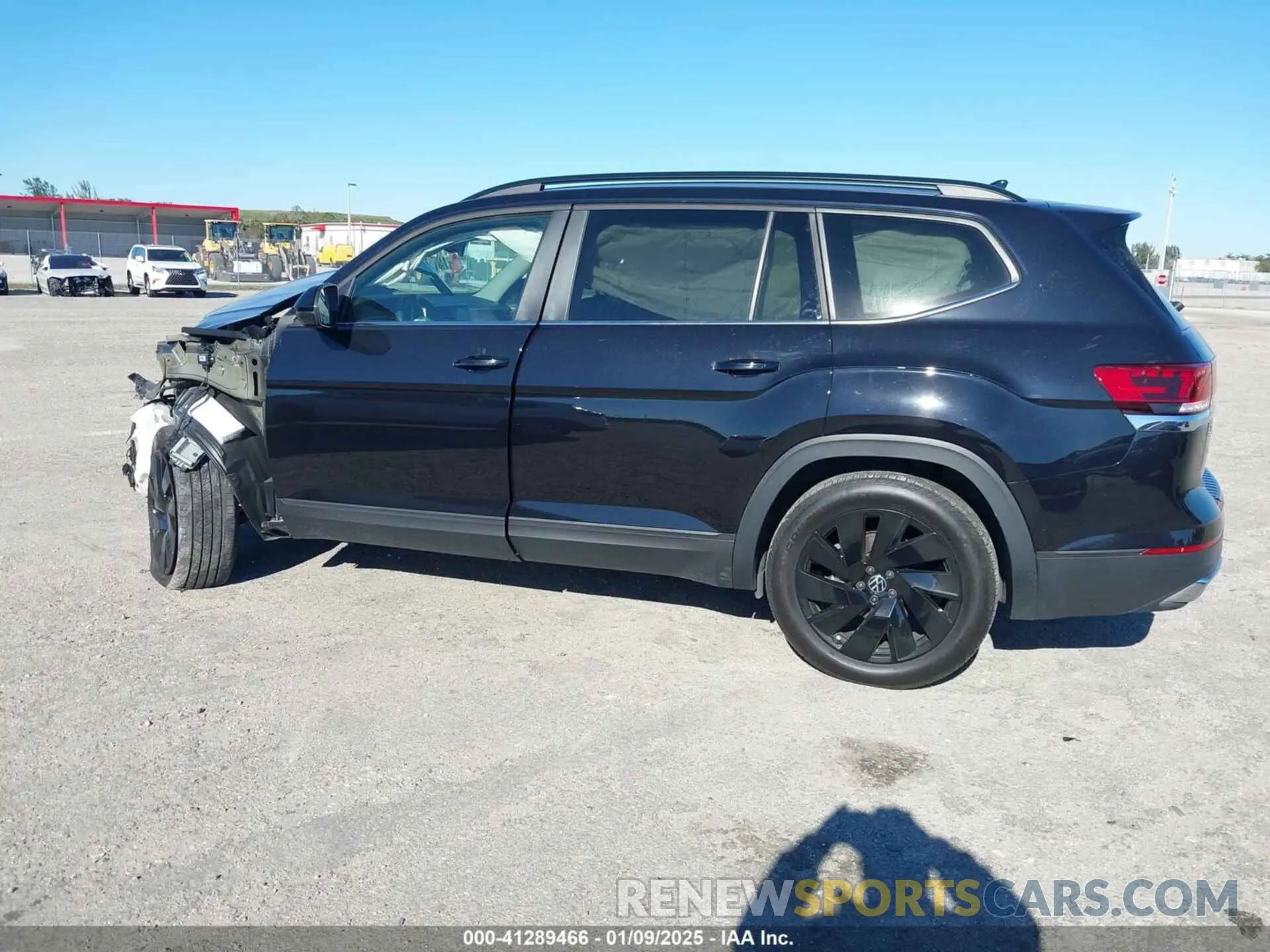 3 Photograph of a damaged car 1V2WR2CAXRC522063 VOLKSWAGEN ATLAS 2024