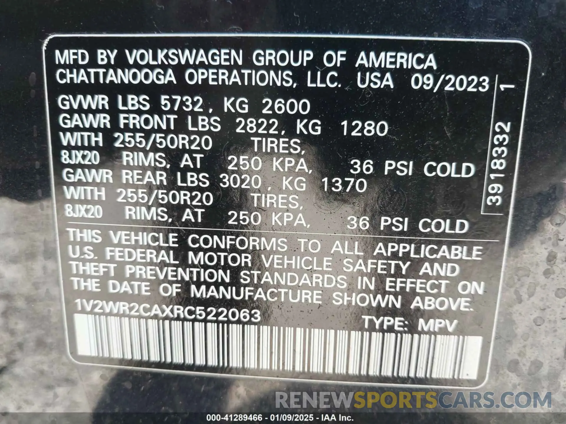 9 Photograph of a damaged car 1V2WR2CAXRC522063 VOLKSWAGEN ATLAS 2024