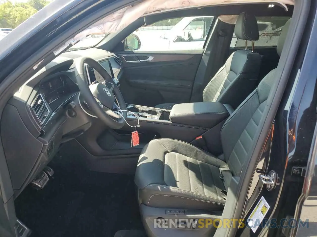 7 Photograph of a damaged car 1V2AE2CA0SC207705 VOLKSWAGEN ATLAS 2025