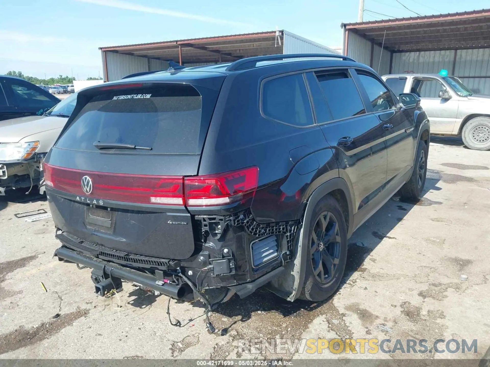 4 Photograph of a damaged car 1V2CR2CA1SC504687 VOLKSWAGEN ATLAS 2025
