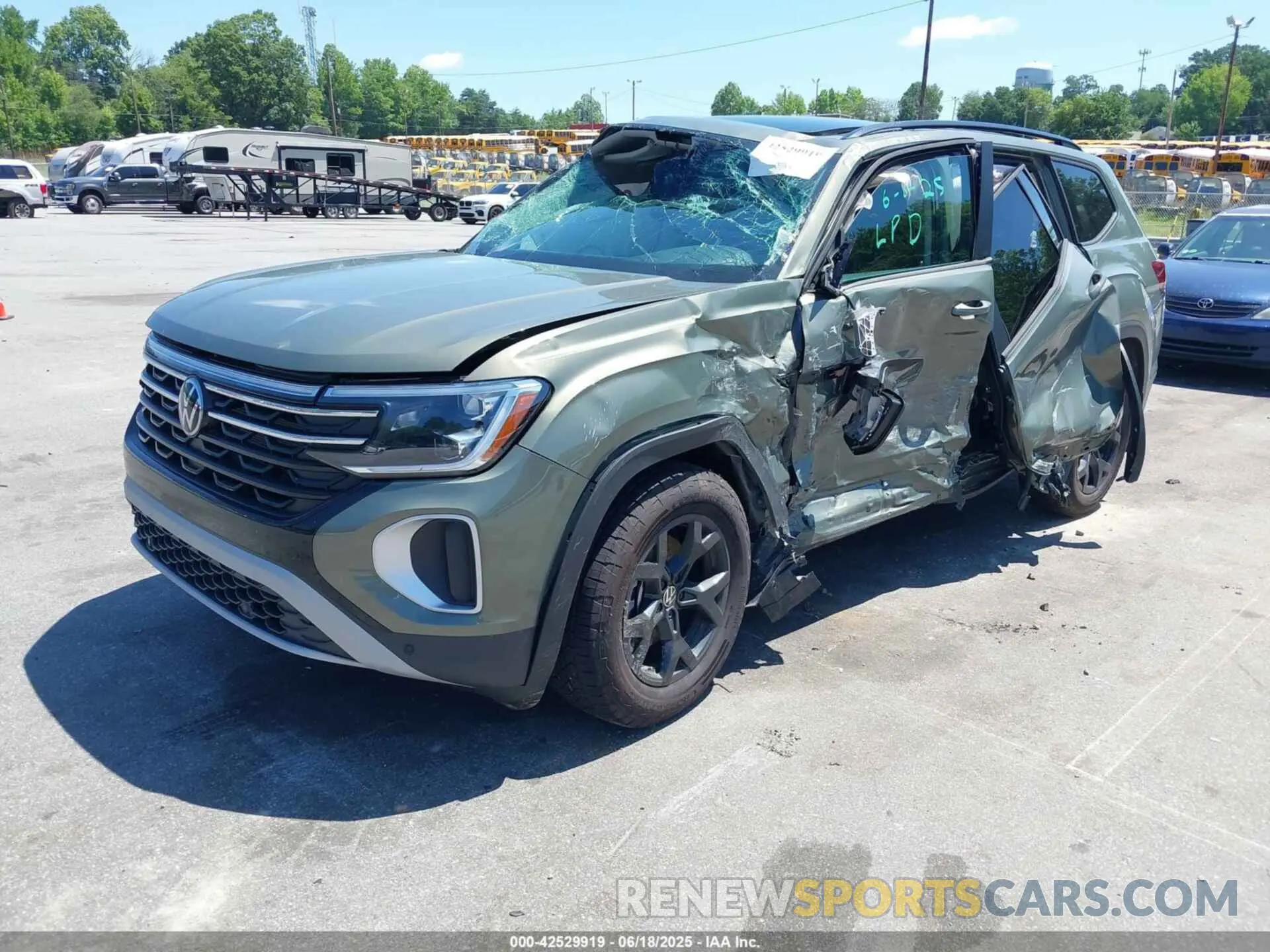 2 Photograph of a damaged car 1V2CR2CA6SC512400 VOLKSWAGEN ATLAS 2025