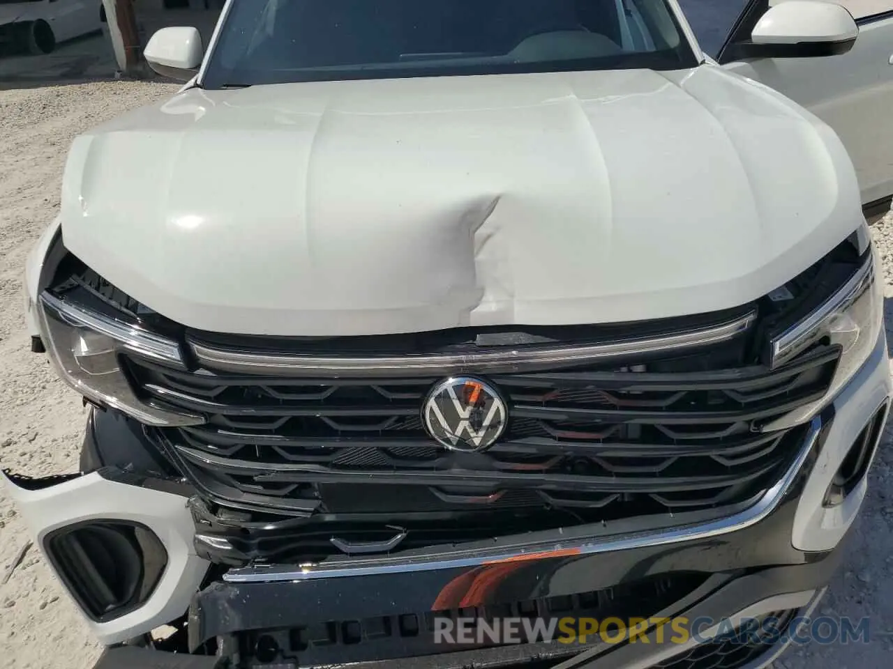 12 Photograph of a damaged car 1V2DE2CAXSC221897 VOLKSWAGEN ATLAS 2025