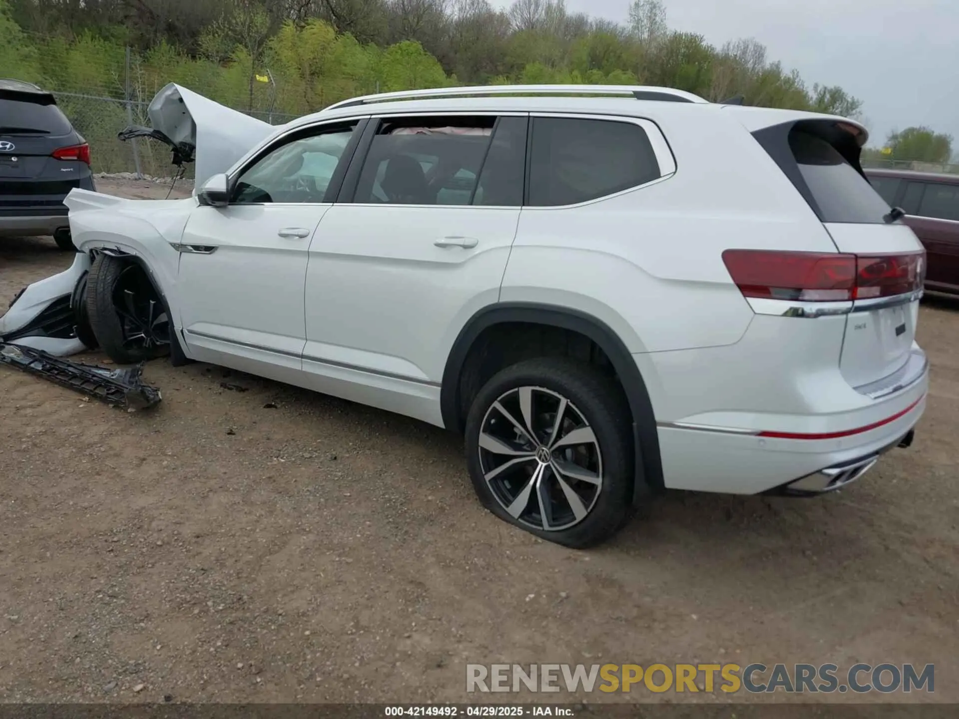 3 Photograph of a damaged car 1V2FR2CA0SC525107 VOLKSWAGEN ATLAS 2025