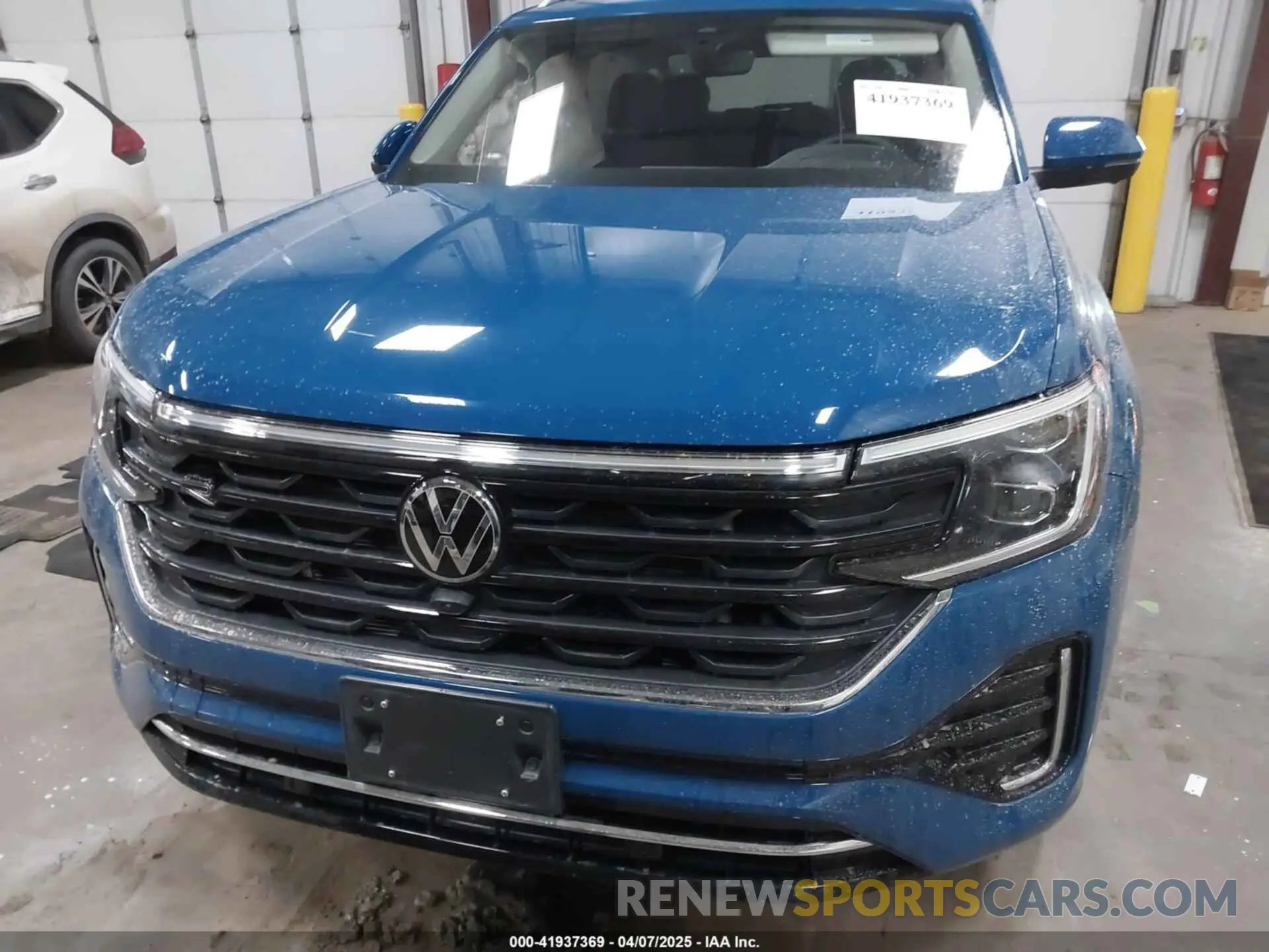 12 Photograph of a damaged car 1V2FR2CA8SC521161 VOLKSWAGEN ATLAS 2025