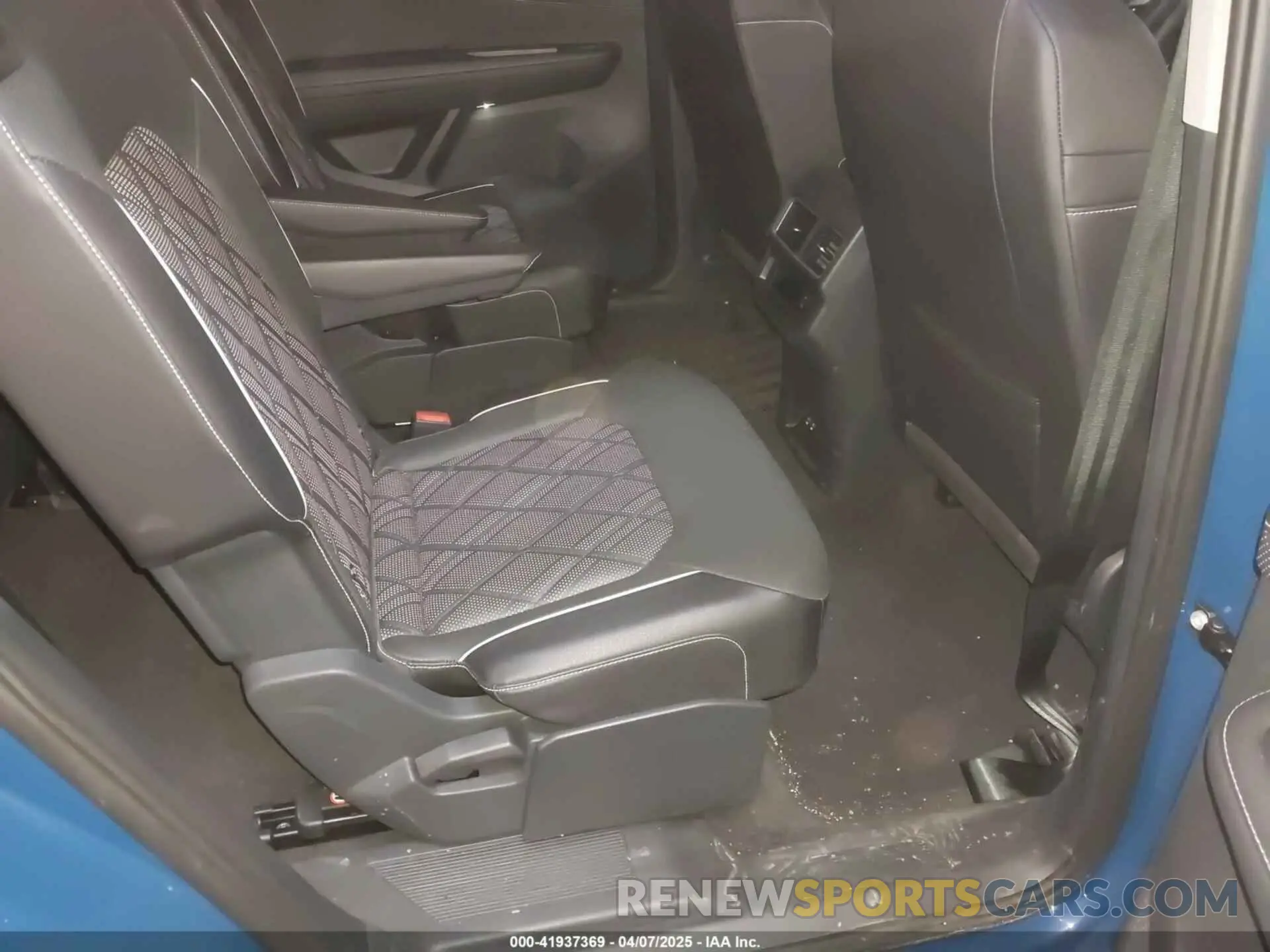 8 Photograph of a damaged car 1V2FR2CA8SC521161 VOLKSWAGEN ATLAS 2025