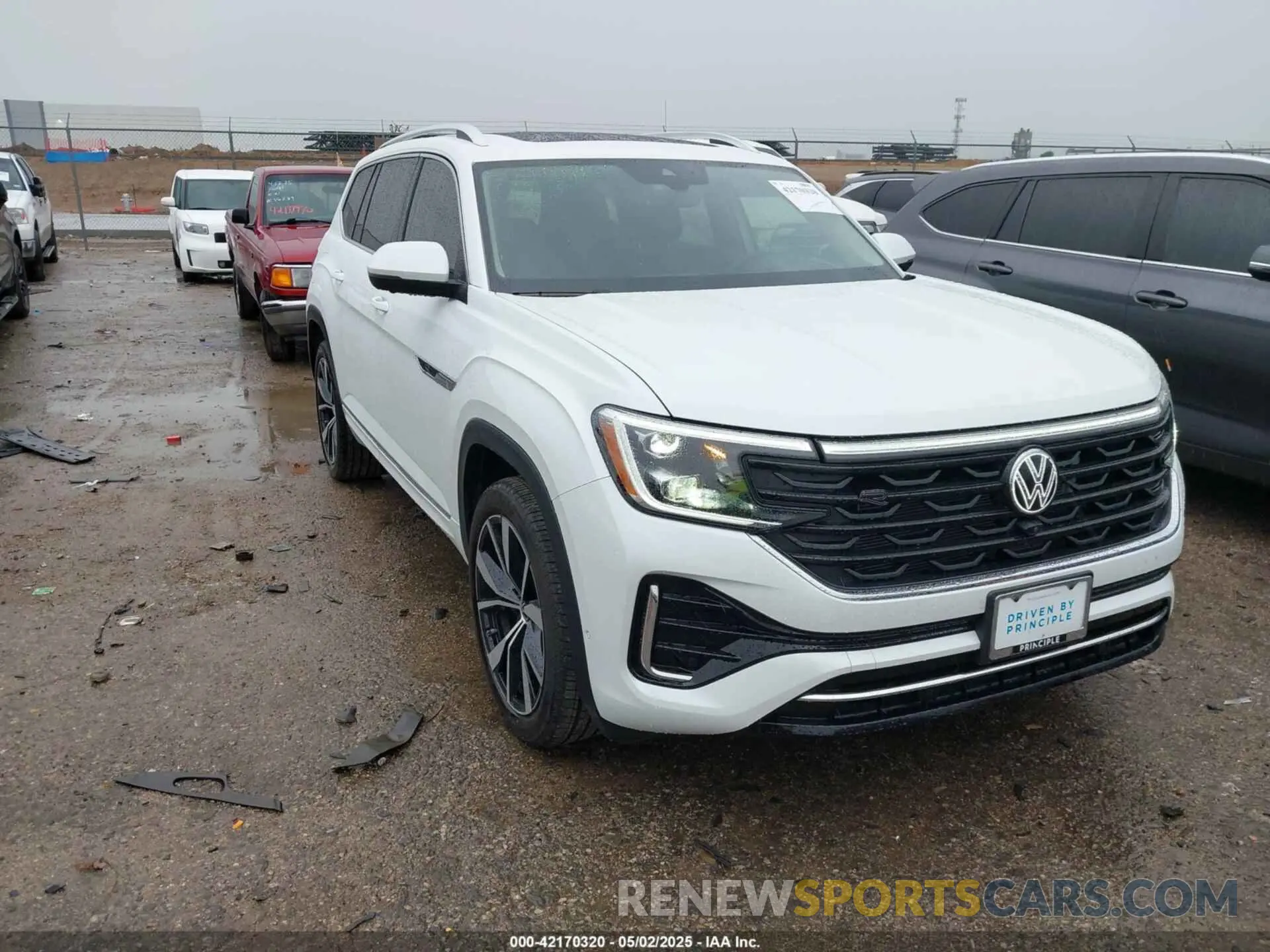 1 Photograph of a damaged car 1V2FR2CA8SC539126 VOLKSWAGEN ATLAS 2025