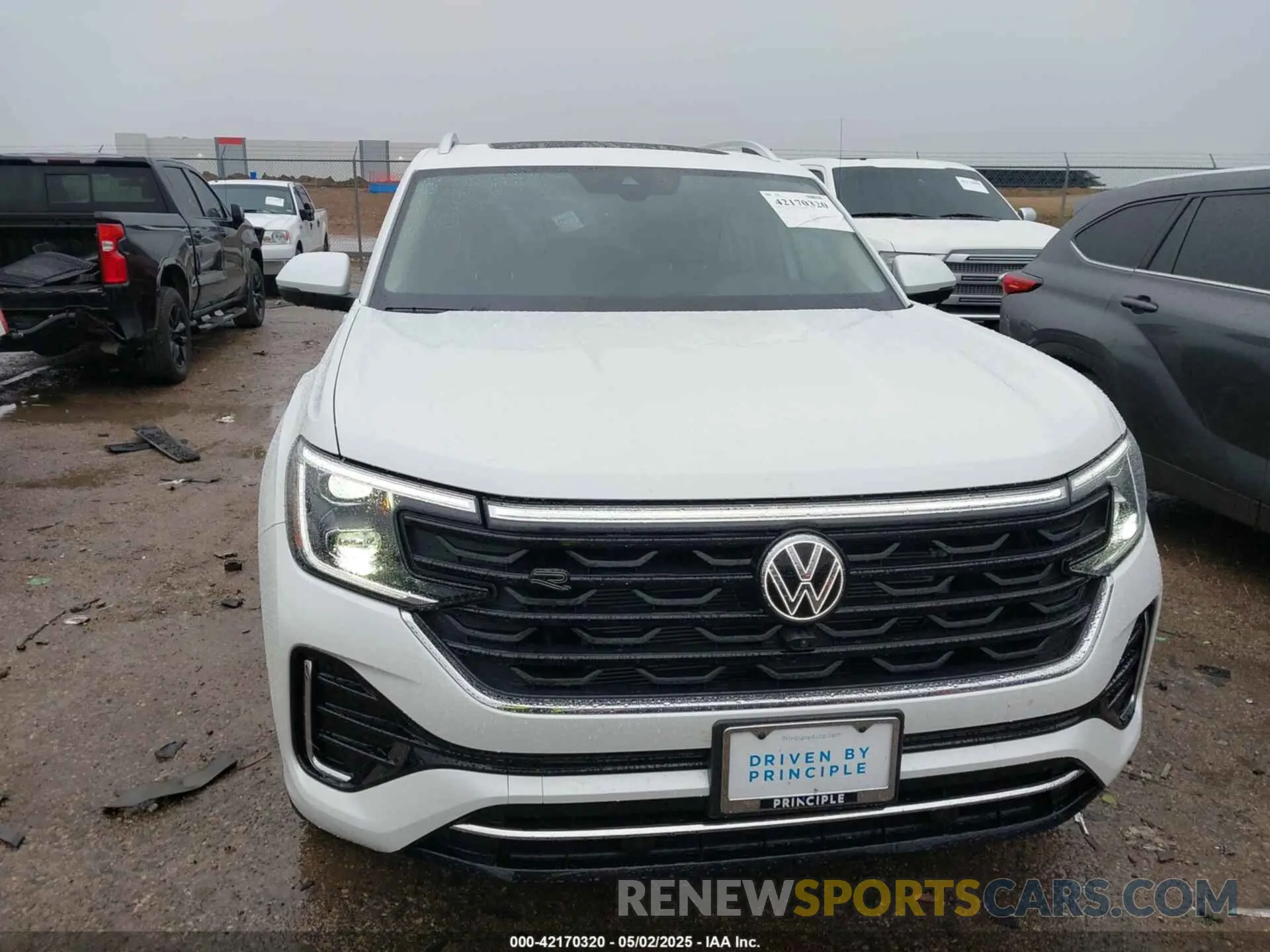 12 Photograph of a damaged car 1V2FR2CA8SC539126 VOLKSWAGEN ATLAS 2025