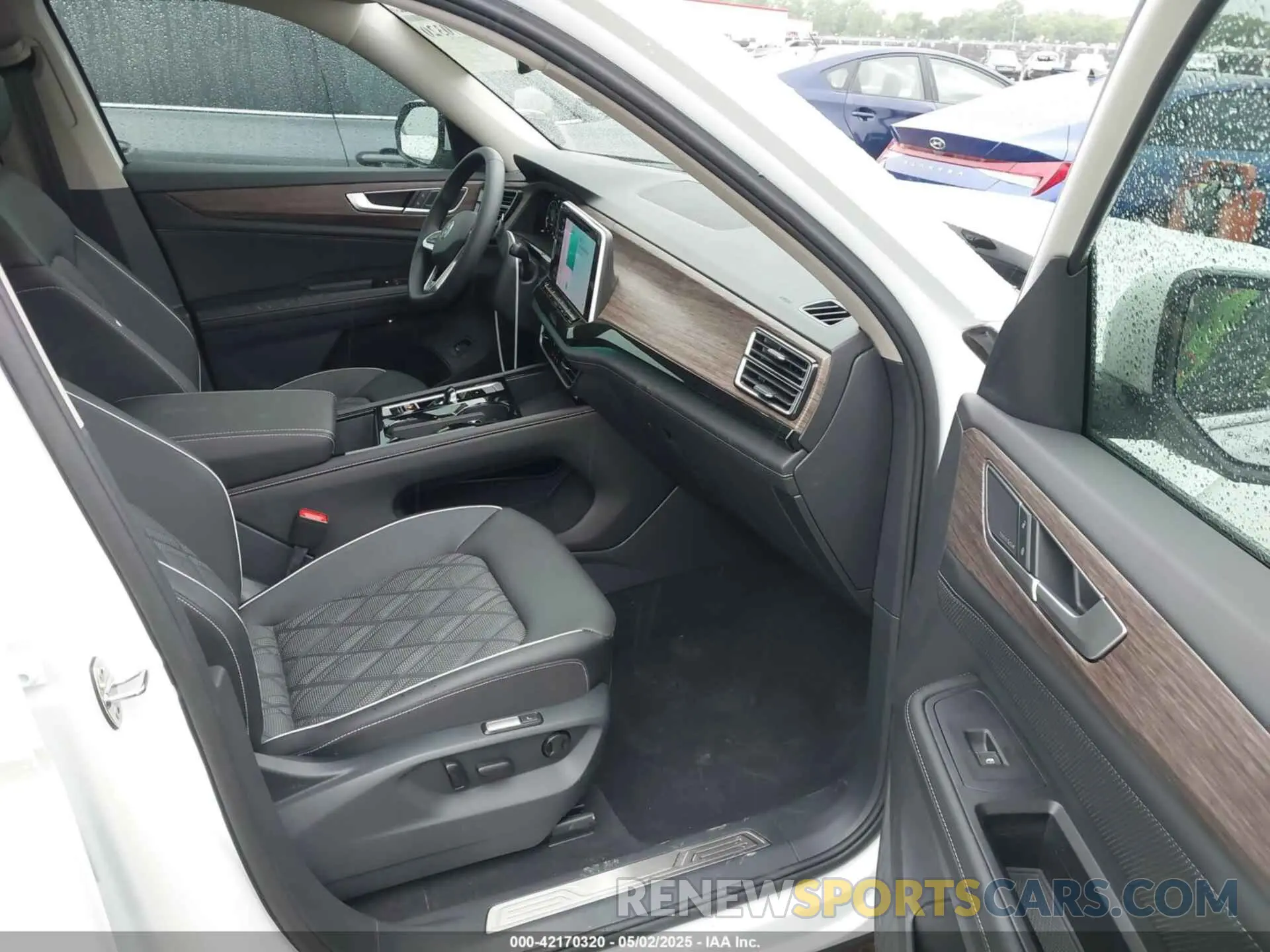 5 Photograph of a damaged car 1V2FR2CA8SC539126 VOLKSWAGEN ATLAS 2025