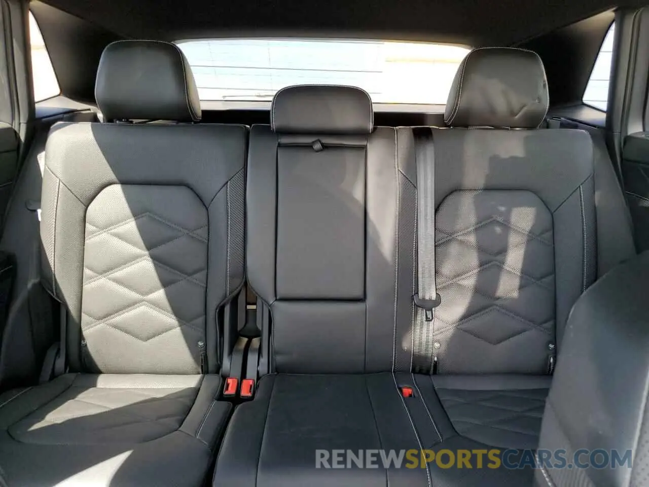 10 Photograph of a damaged car 1V2HE2CA2SC204139 VOLKSWAGEN ATLAS 2025