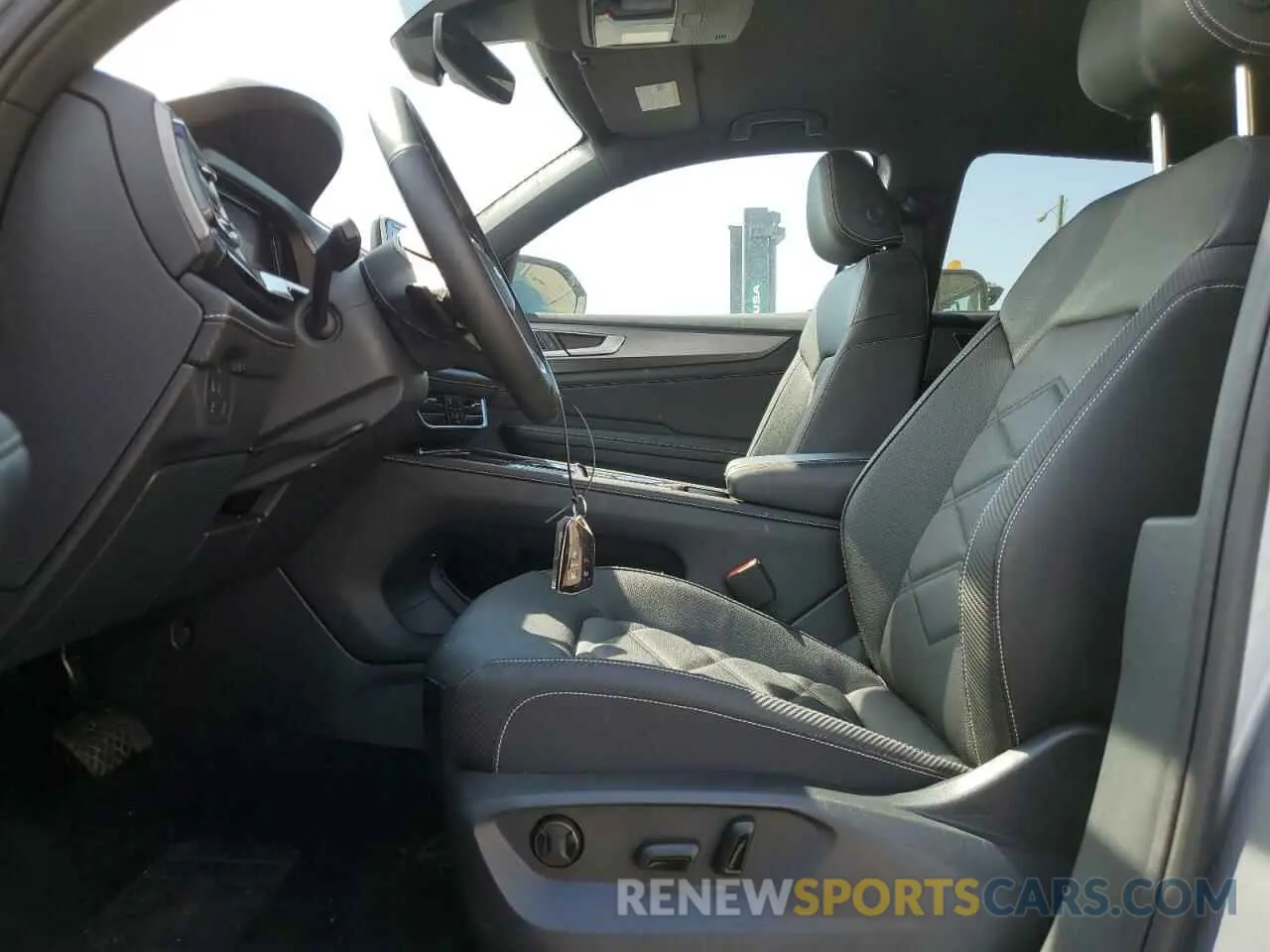 7 Photograph of a damaged car 1V2HE2CA2SC204139 VOLKSWAGEN ATLAS 2025