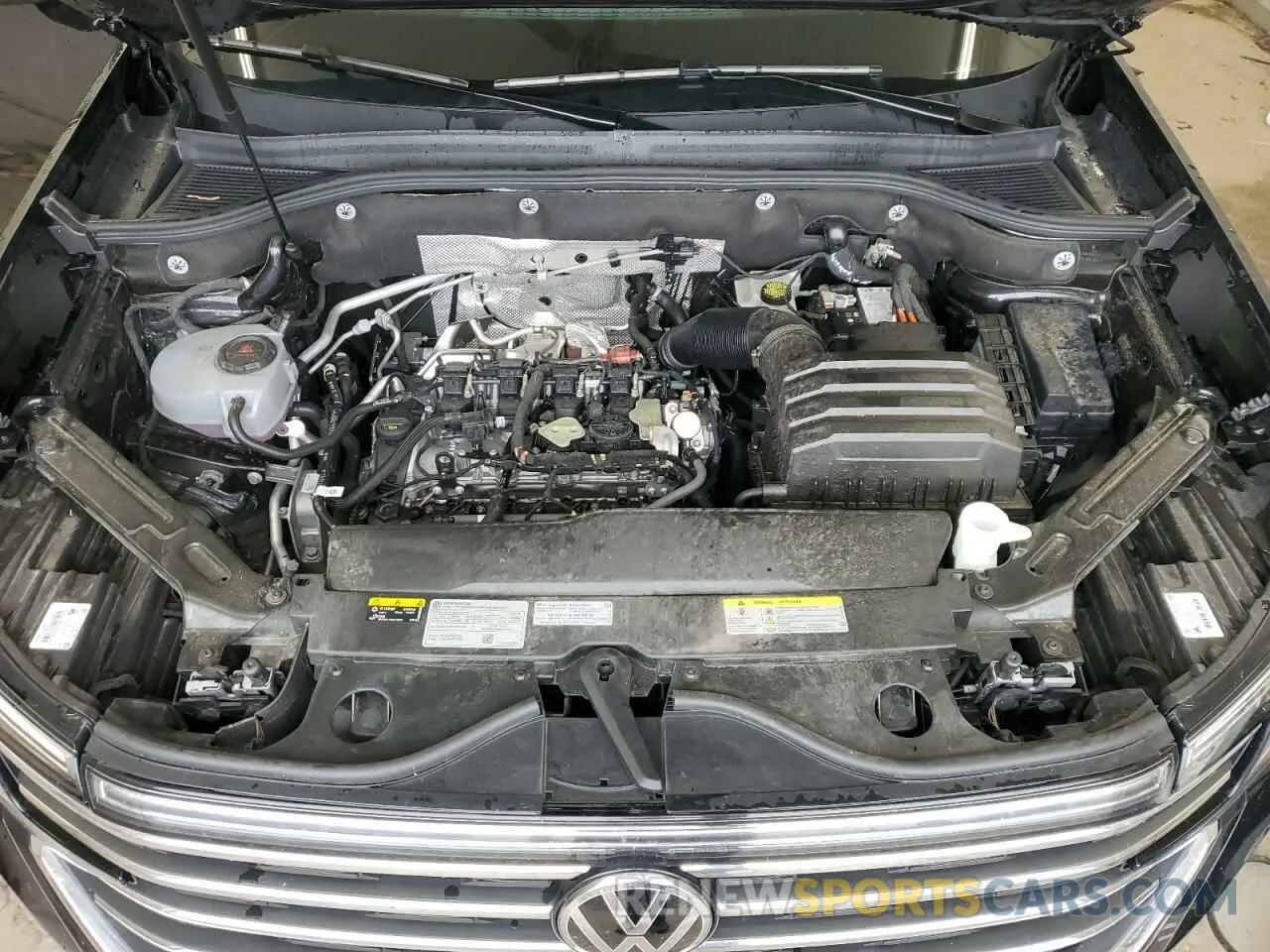 12 Photograph of a damaged car 1V2HR2CA1SC500760 VOLKSWAGEN ATLAS 2025