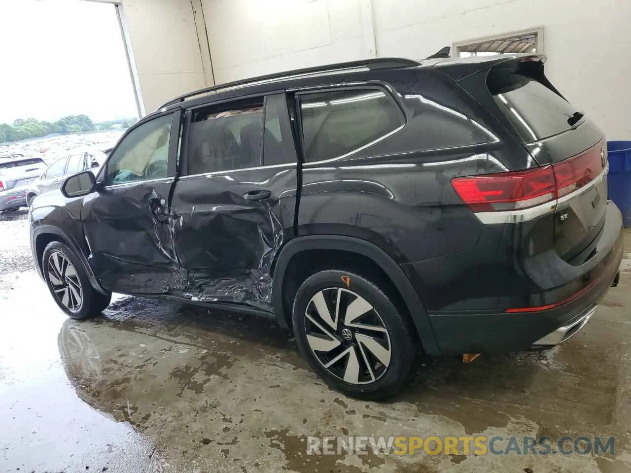 2 Photograph of a damaged car 1V2HR2CA1SC500760 VOLKSWAGEN ATLAS 2025
