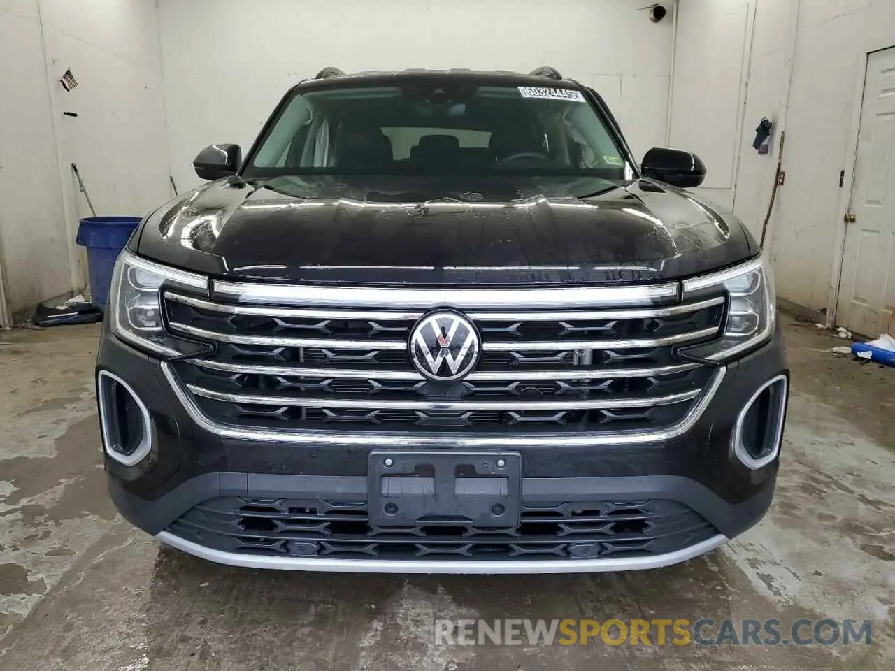 5 Photograph of a damaged car 1V2HR2CA1SC500760 VOLKSWAGEN ATLAS 2025
