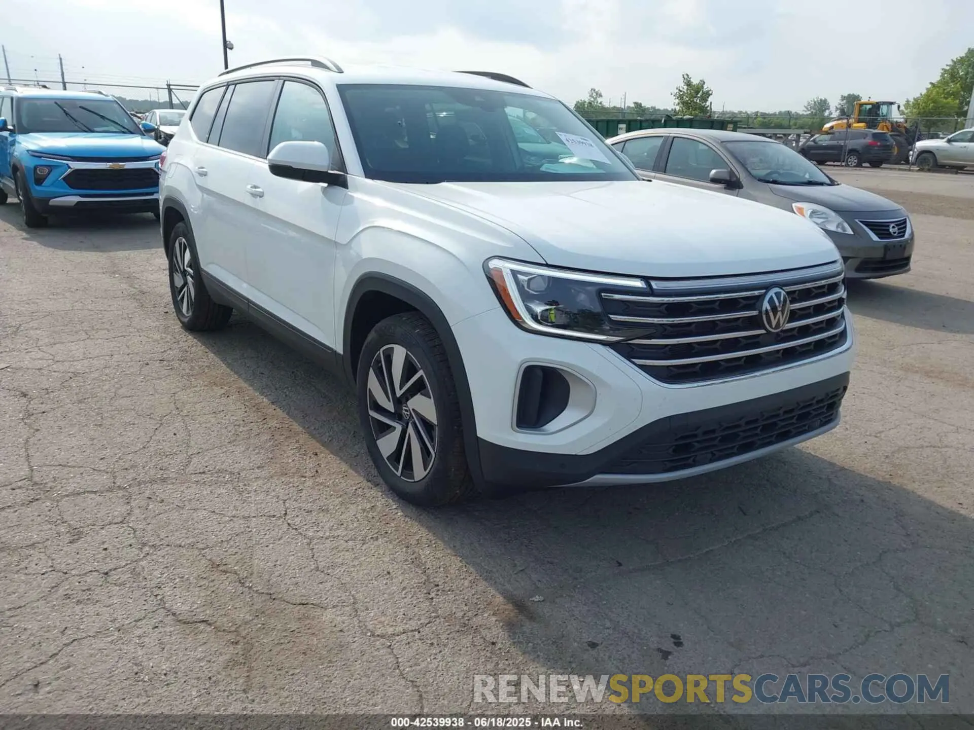 1 Photograph of a damaged car 1V2HR2CA1SC538330 VOLKSWAGEN ATLAS 2025