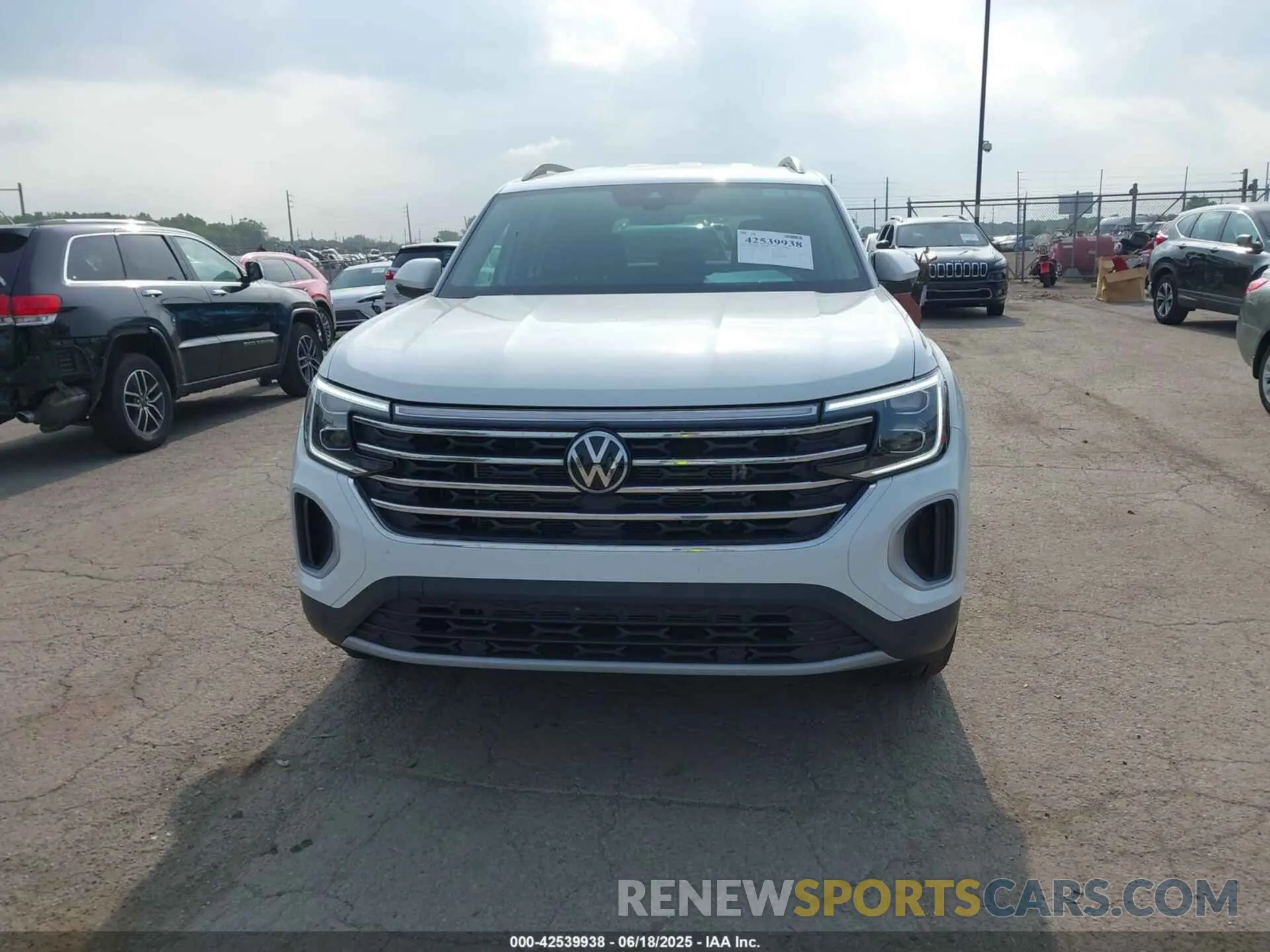 12 Photograph of a damaged car 1V2HR2CA1SC538330 VOLKSWAGEN ATLAS 2025