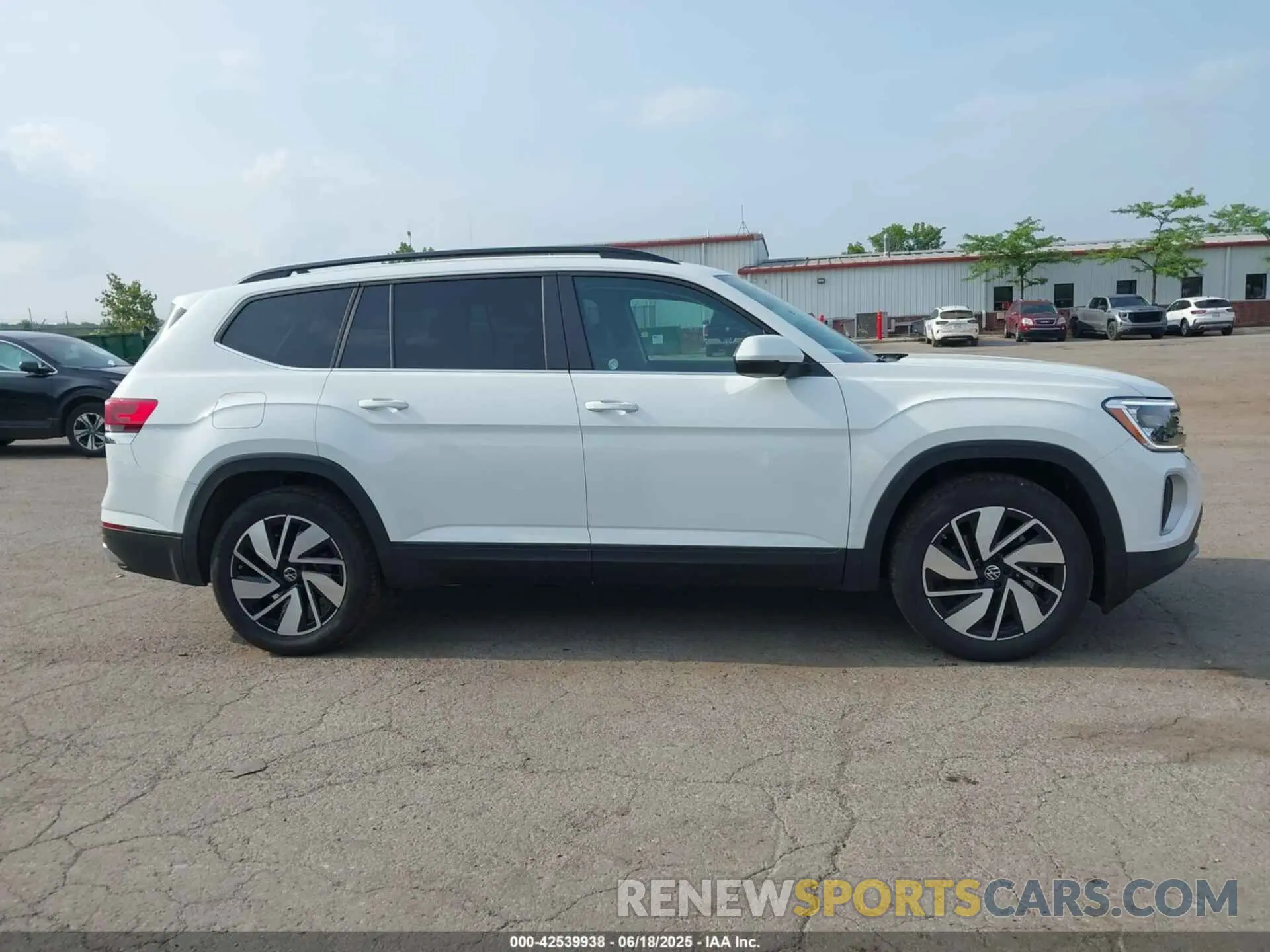 13 Photograph of a damaged car 1V2HR2CA1SC538330 VOLKSWAGEN ATLAS 2025