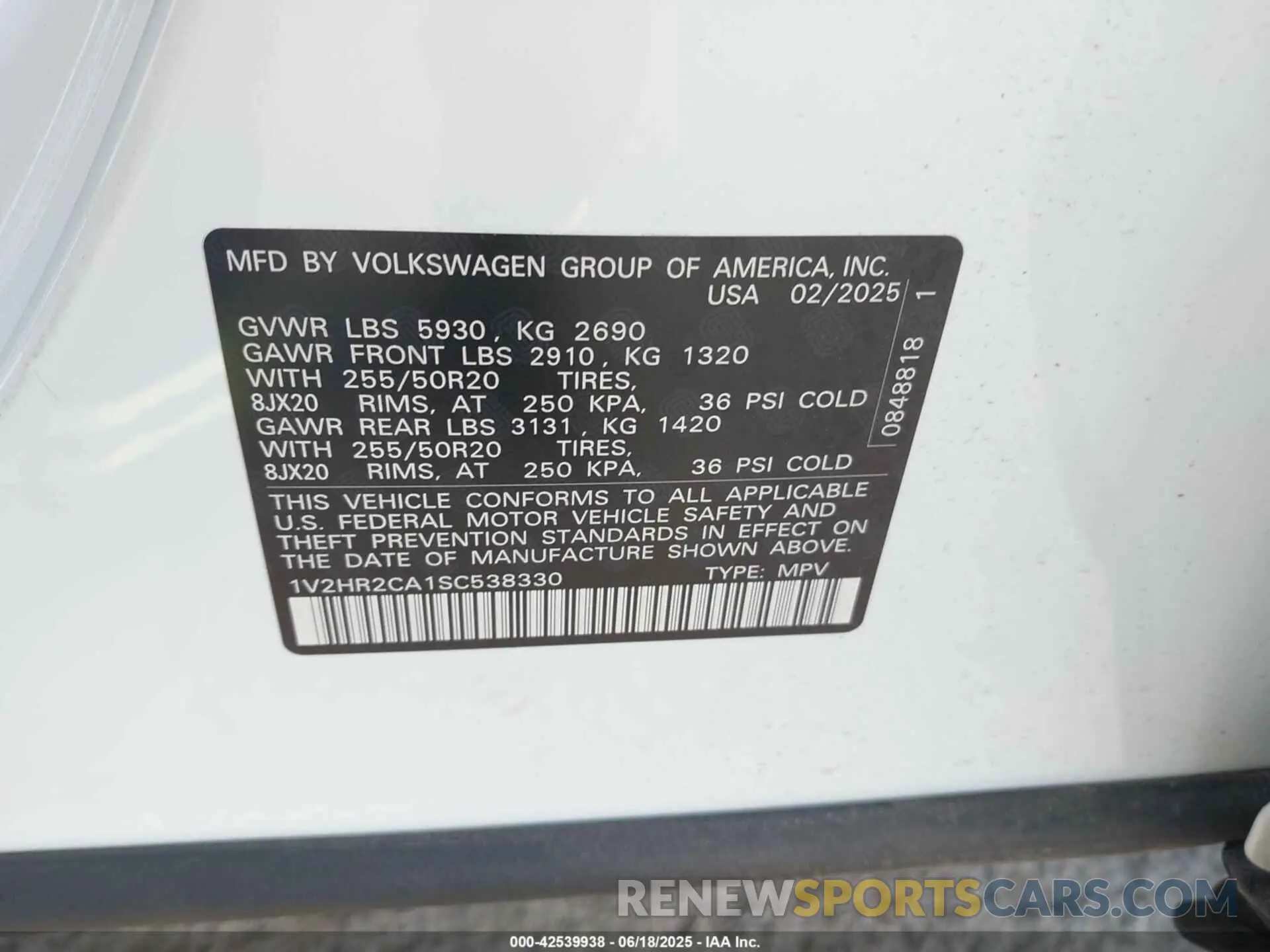 9 Photograph of a damaged car 1V2HR2CA1SC538330 VOLKSWAGEN ATLAS 2025