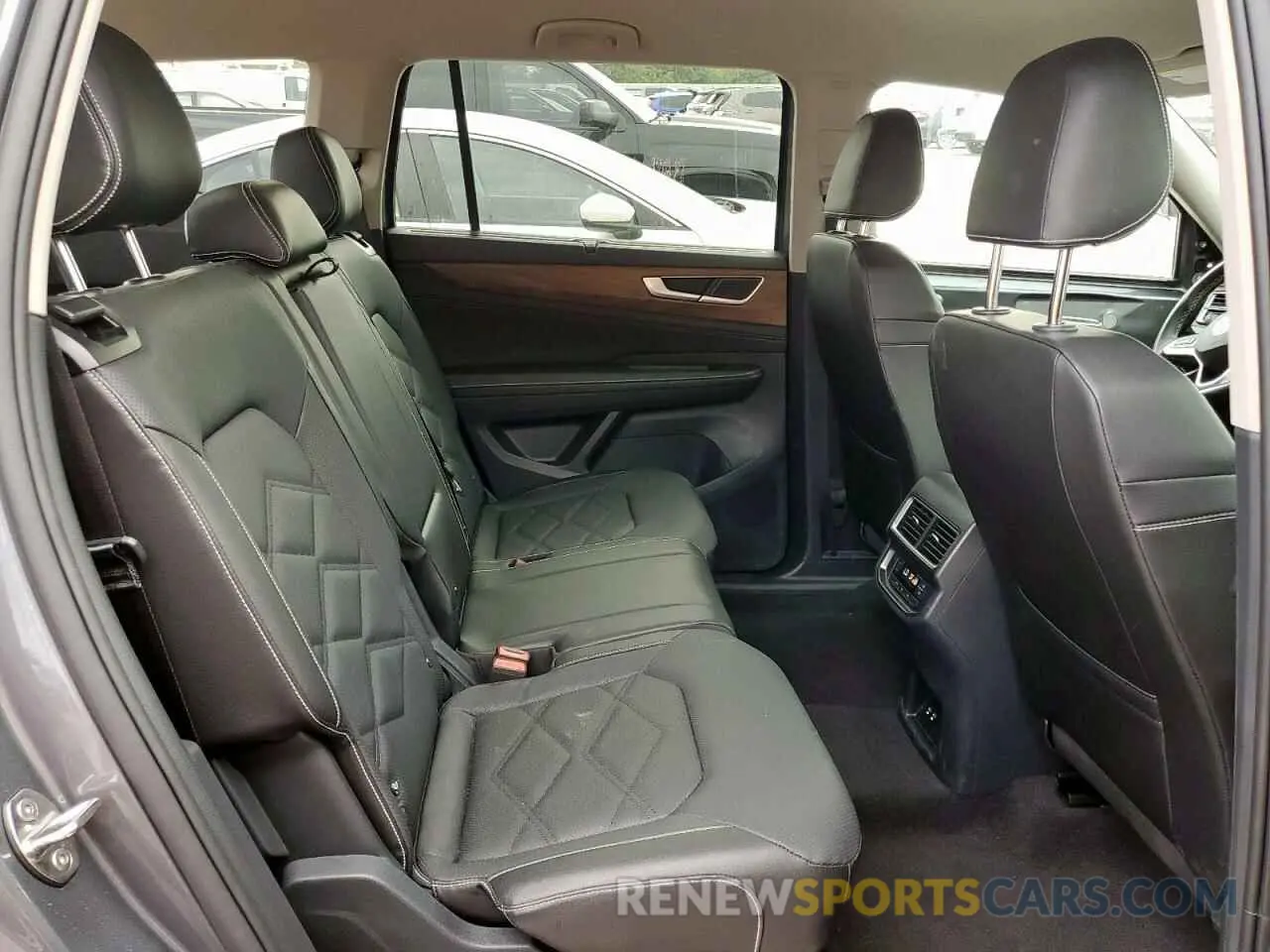 11 Photograph of a damaged car 1V2HR2CA4SC503894 VOLKSWAGEN ATLAS 2025