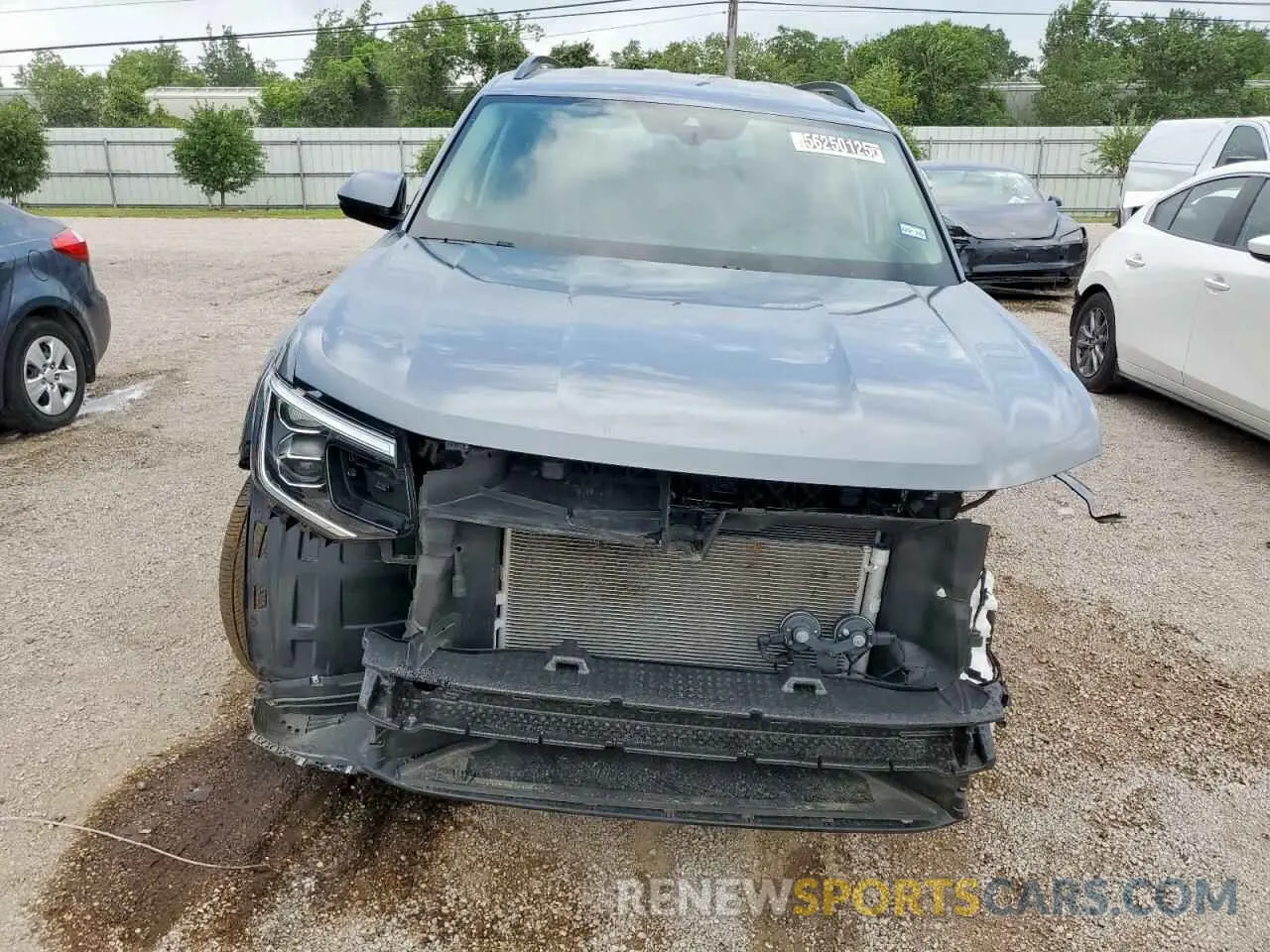5 Photograph of a damaged car 1V2HR2CA4SC503894 VOLKSWAGEN ATLAS 2025