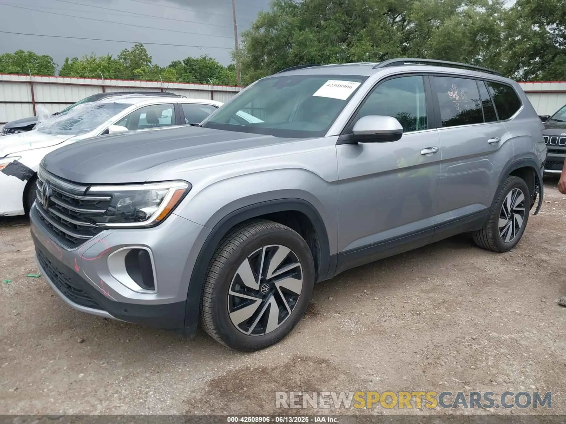 2 Photograph of a damaged car 1V2HR2CA8SC531486 VOLKSWAGEN ATLAS 2025