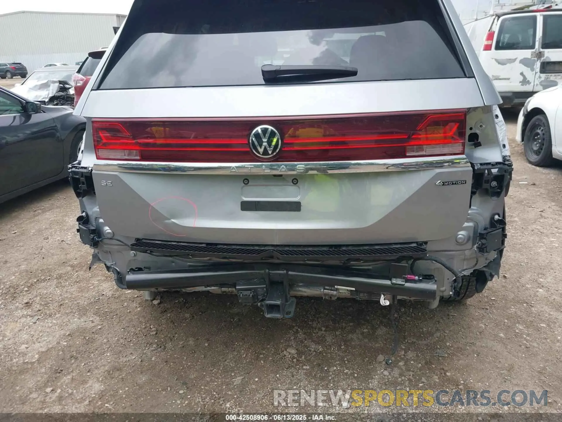 6 Photograph of a damaged car 1V2HR2CA8SC531486 VOLKSWAGEN ATLAS 2025