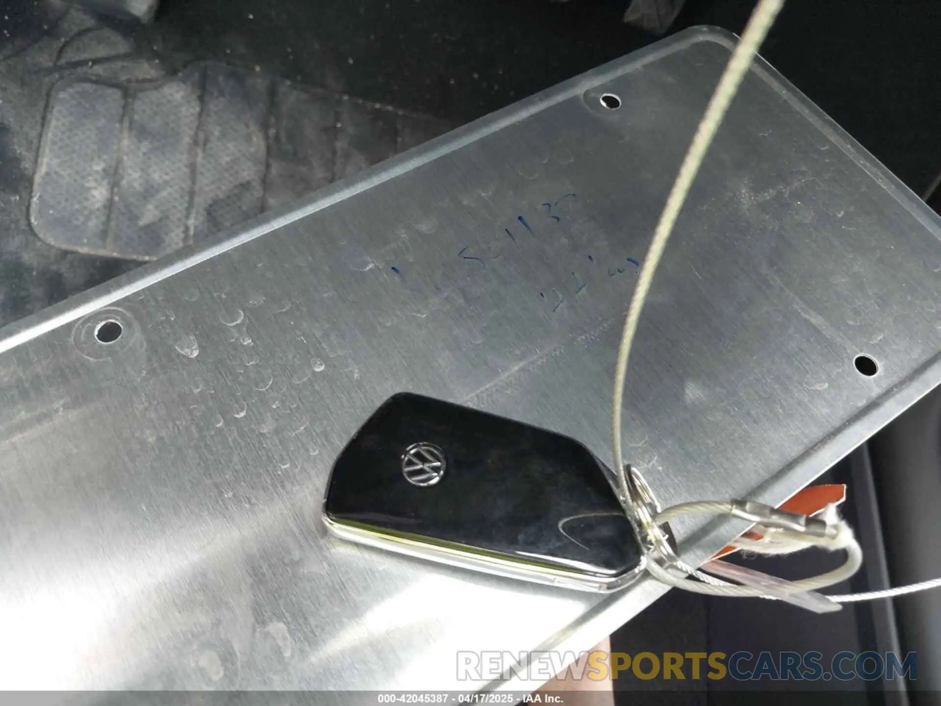 11 Photograph of a damaged car 1V2HR2CA9SC501137 VOLKSWAGEN ATLAS 2025