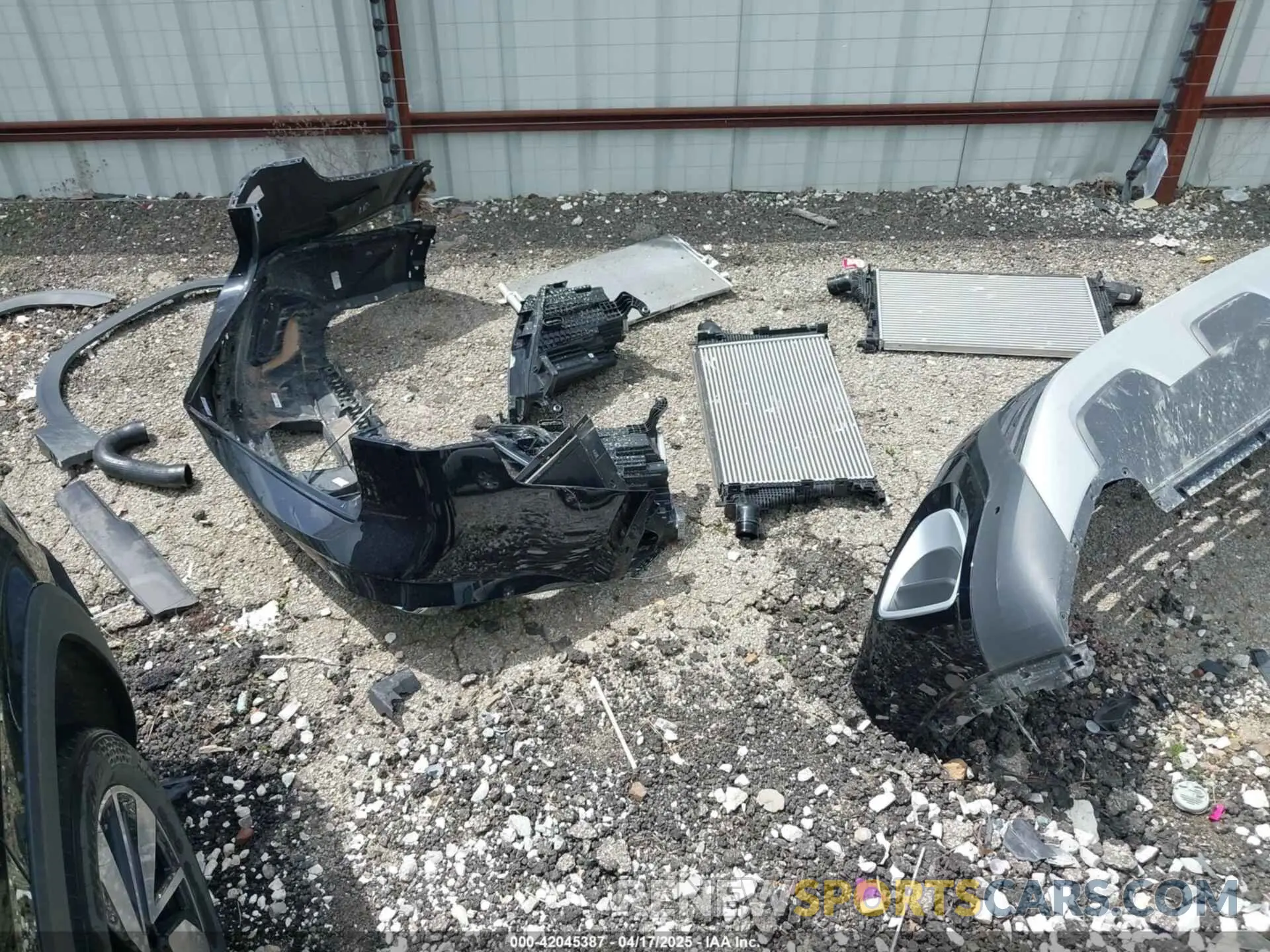 19 Photograph of a damaged car 1V2HR2CA9SC501137 VOLKSWAGEN ATLAS 2025