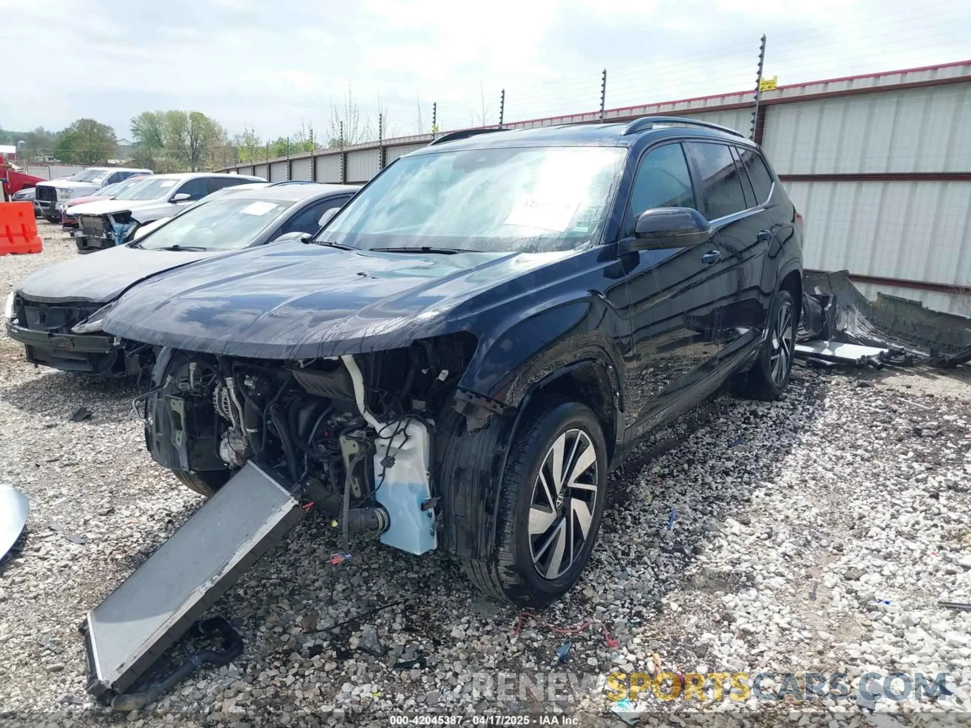 2 Photograph of a damaged car 1V2HR2CA9SC501137 VOLKSWAGEN ATLAS 2025