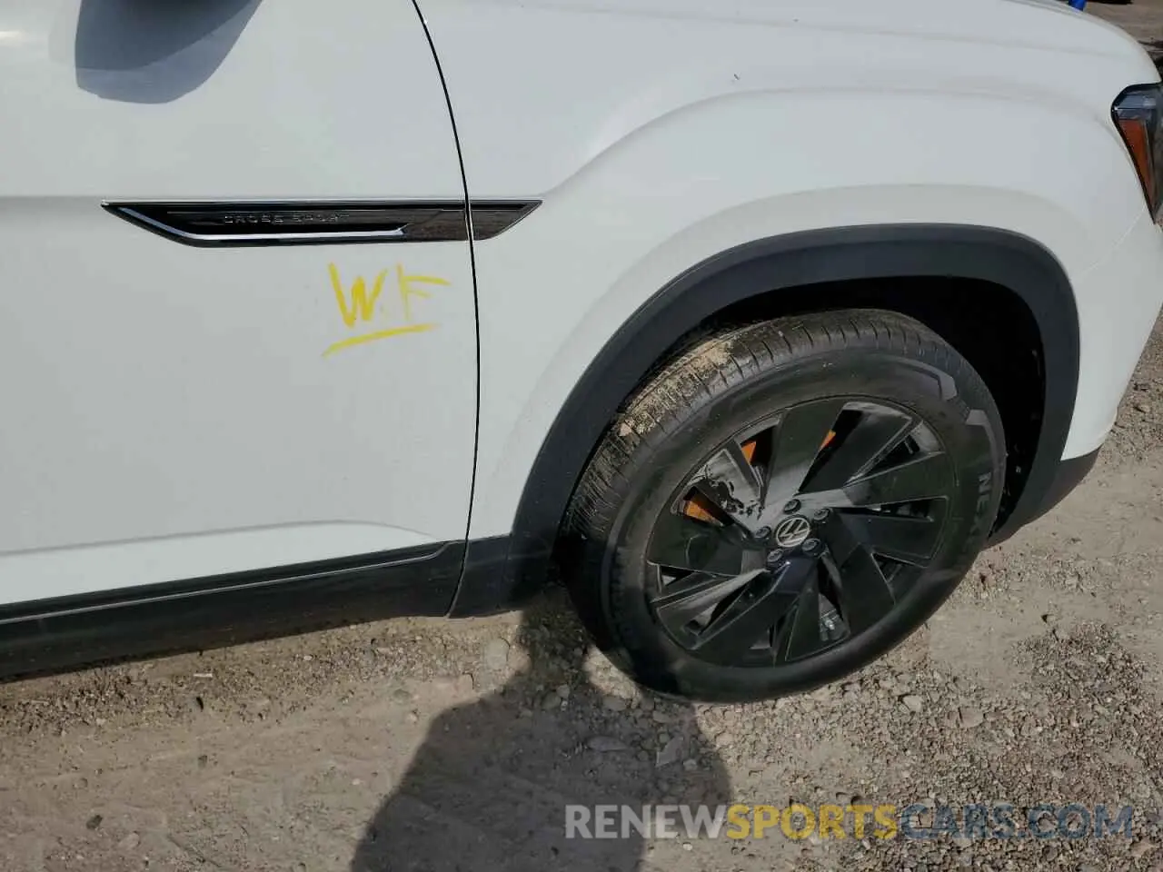 13 Photograph of a damaged car 1V2JE2CA4SC205357 VOLKSWAGEN ATLAS 2025